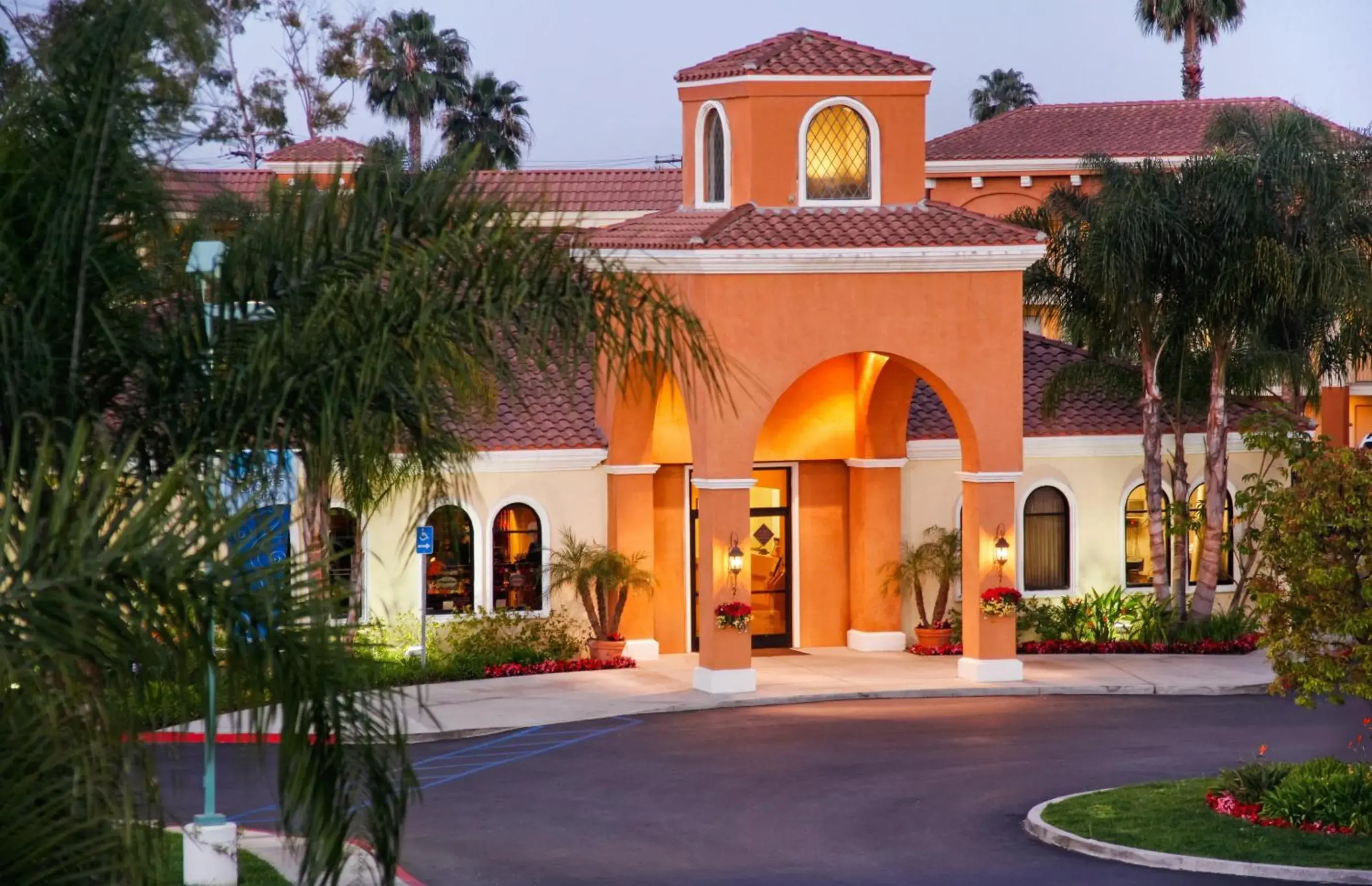 Property building in Cortona Inn and Suites Anaheim Resort Property building in Cortona Inn and Suites Anaheim Resort