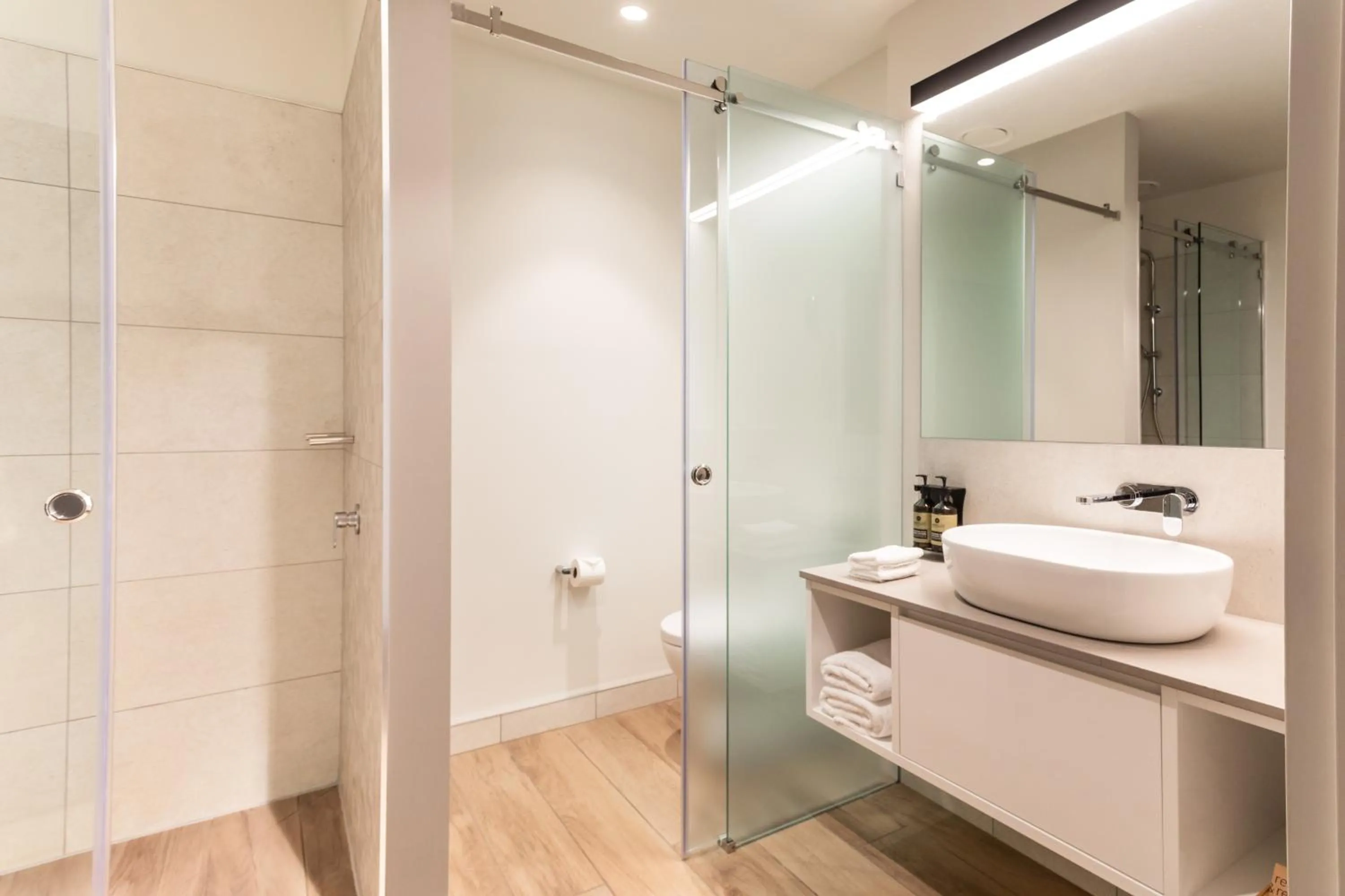 Bathroom in Peppers Silo Launceston