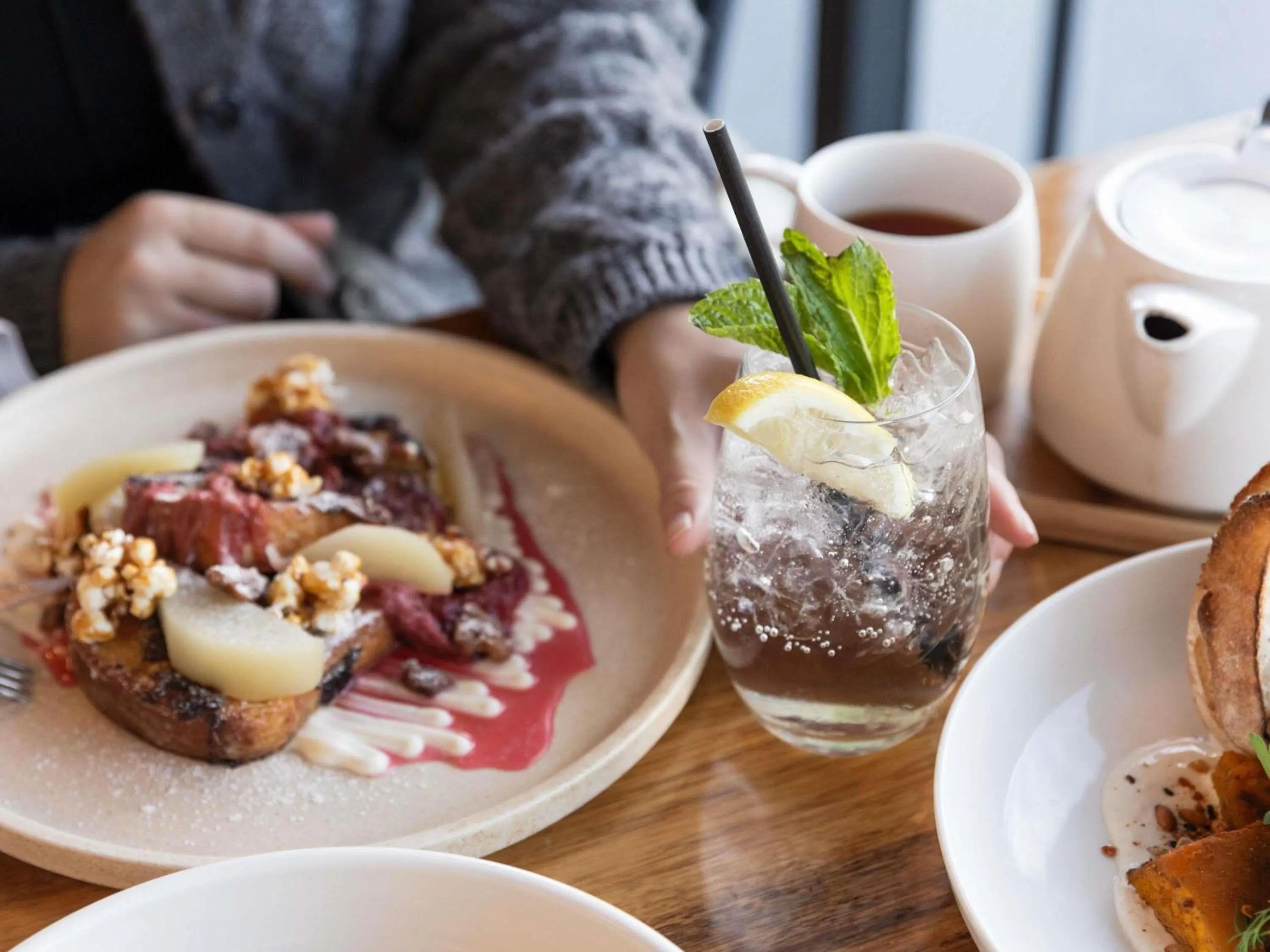 Breakfast in Peppers Silo Launceston