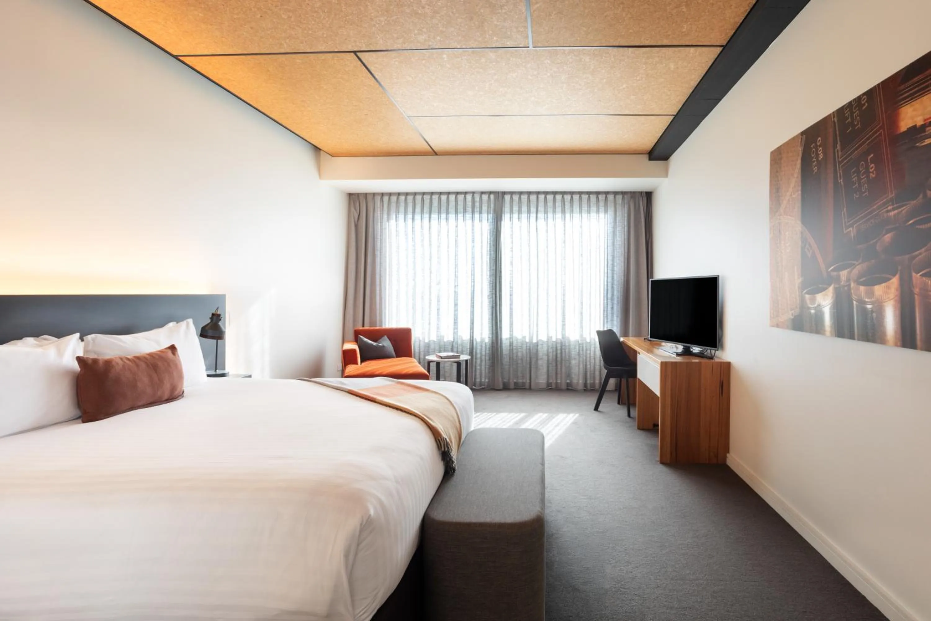 Photo of the whole room, Bed in Peppers Silo Launceston