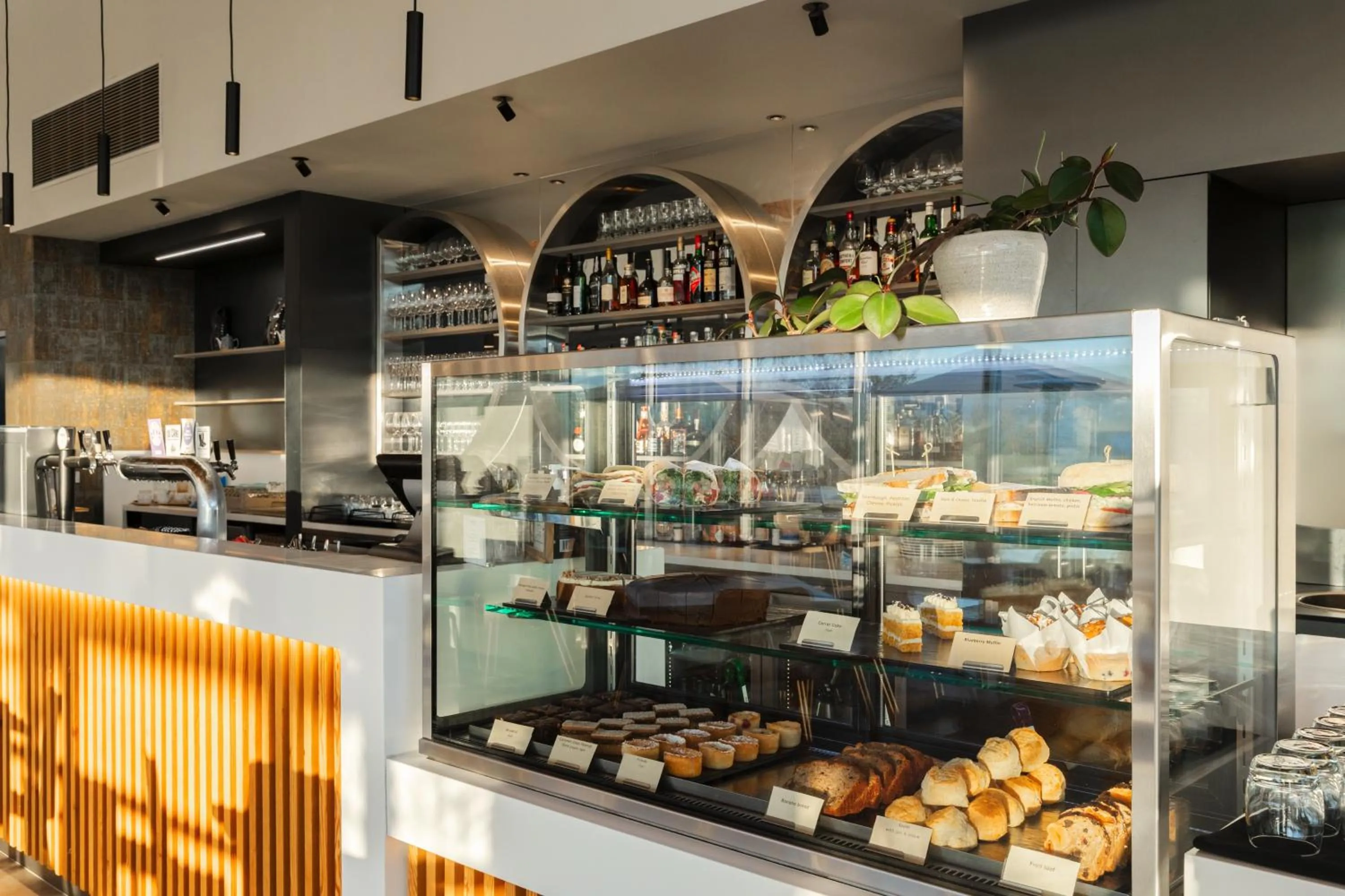 Food and drinks in Peppers Silo Launceston