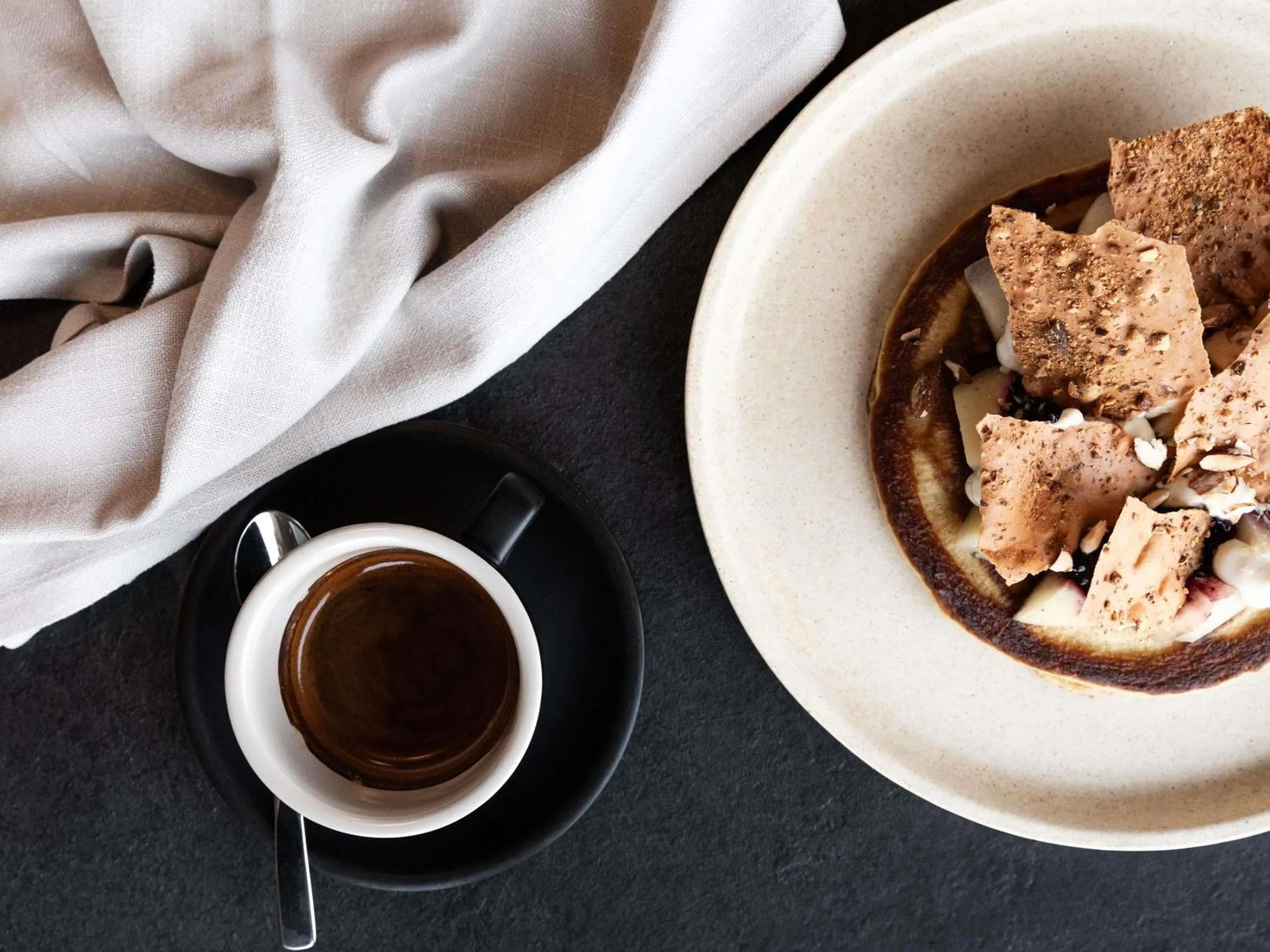 Breakfast in Peppers Silo Launceston