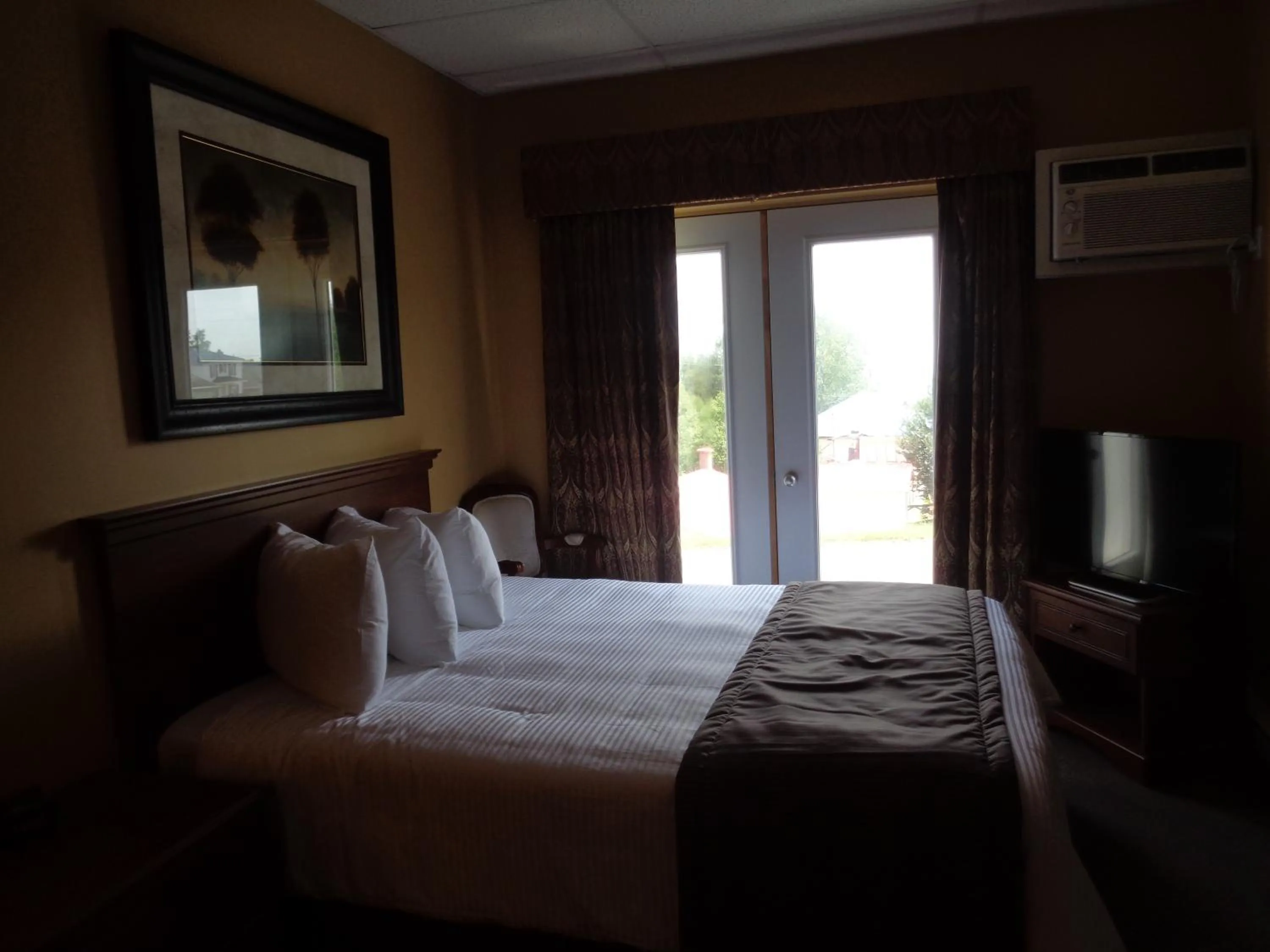 Bedroom, Bed in Motel Cofotel