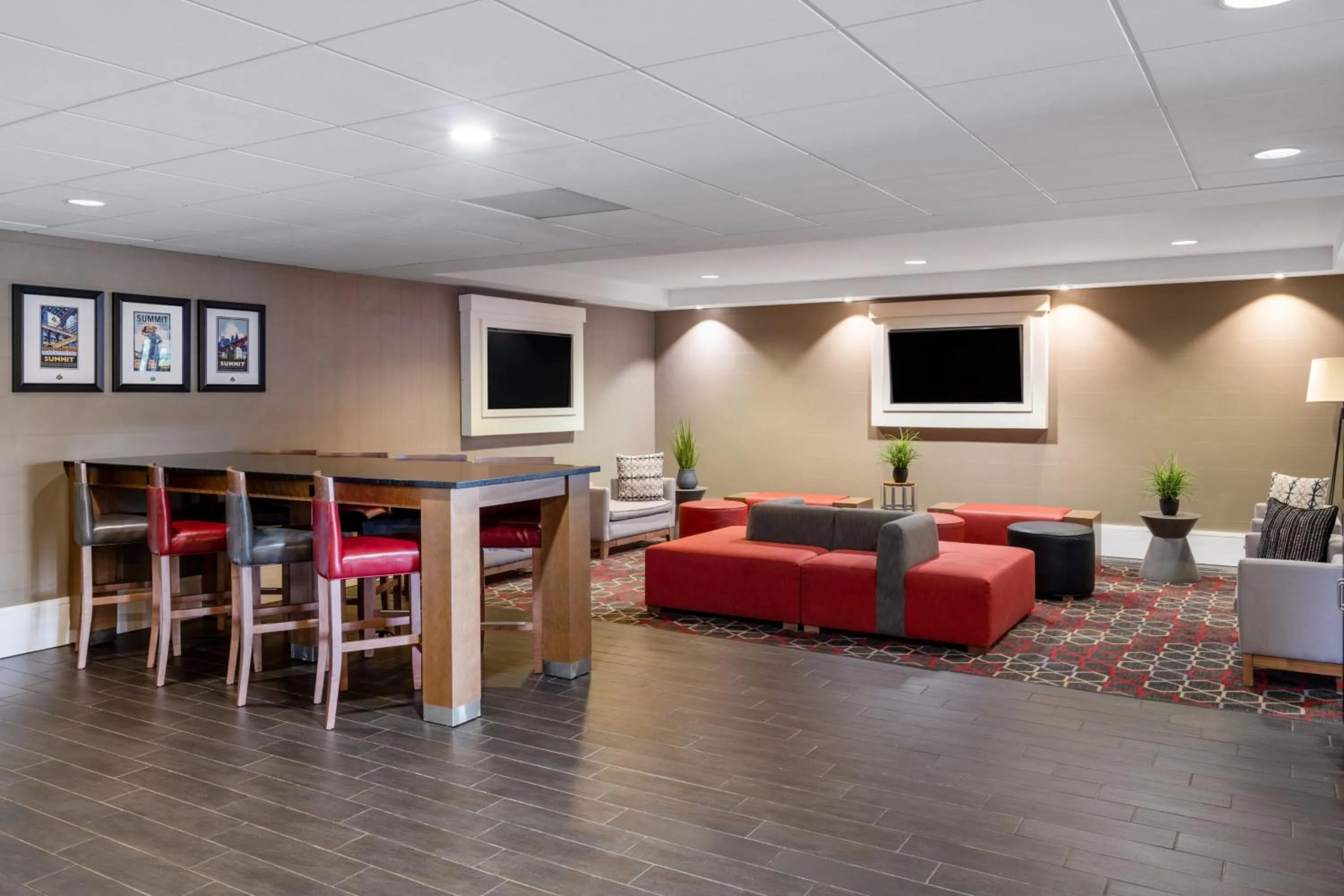 Lobby or reception in Four Points by Sheraton Mall of America Minneapolis Airport