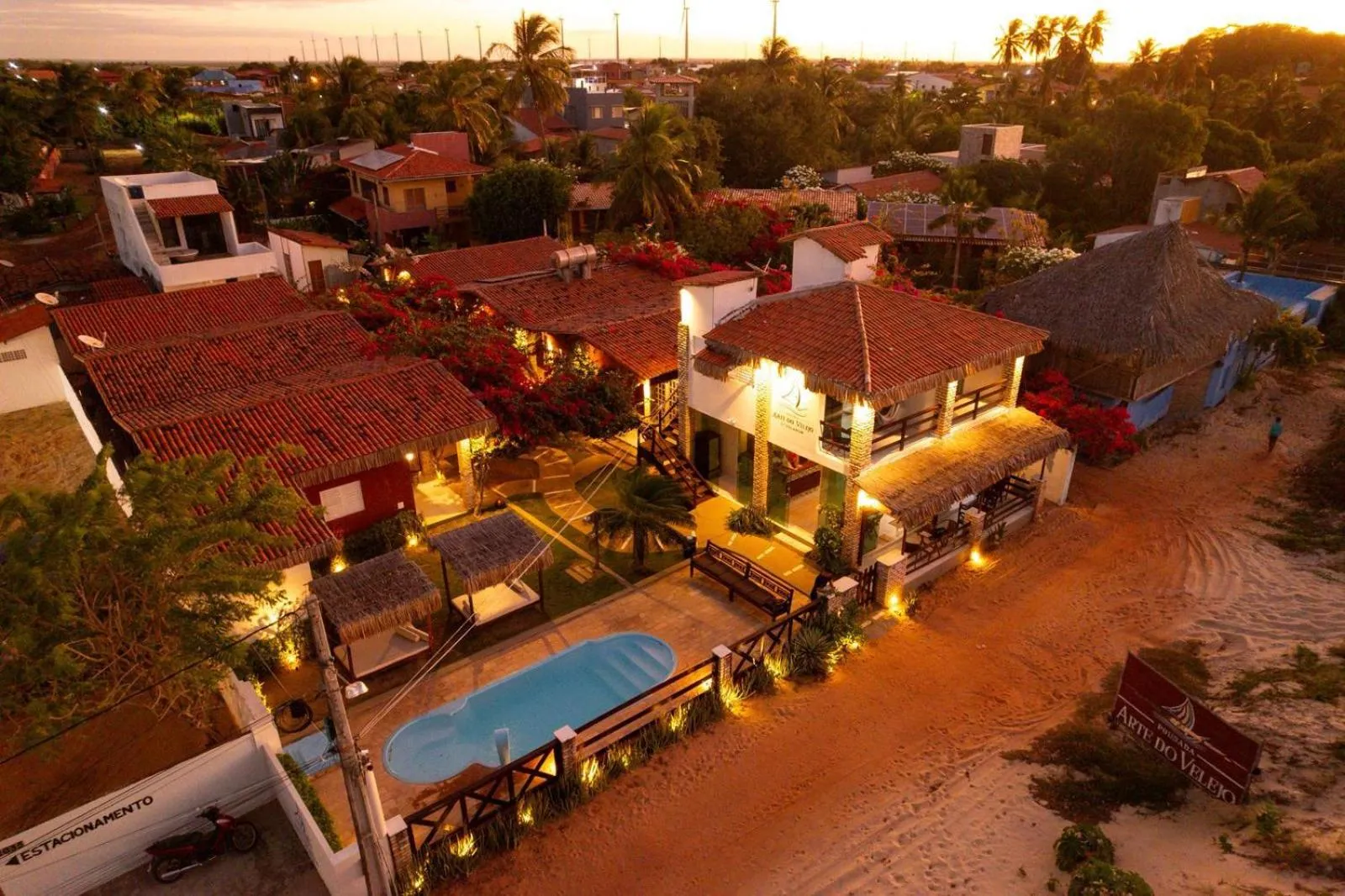 Property building in Pousada Arte do Velejo by Solarium