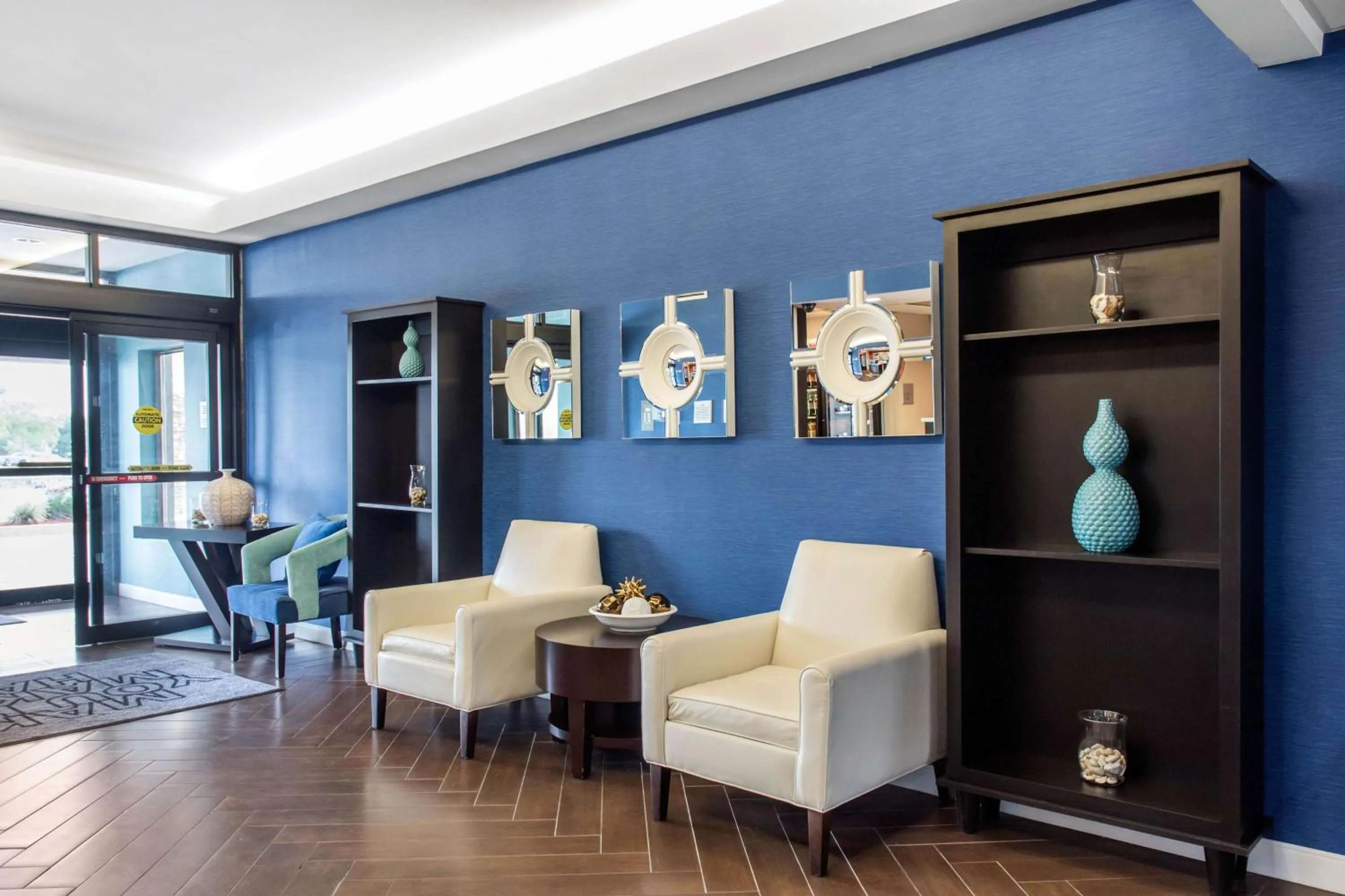 Lobby or reception in Hampton Inn Douglas