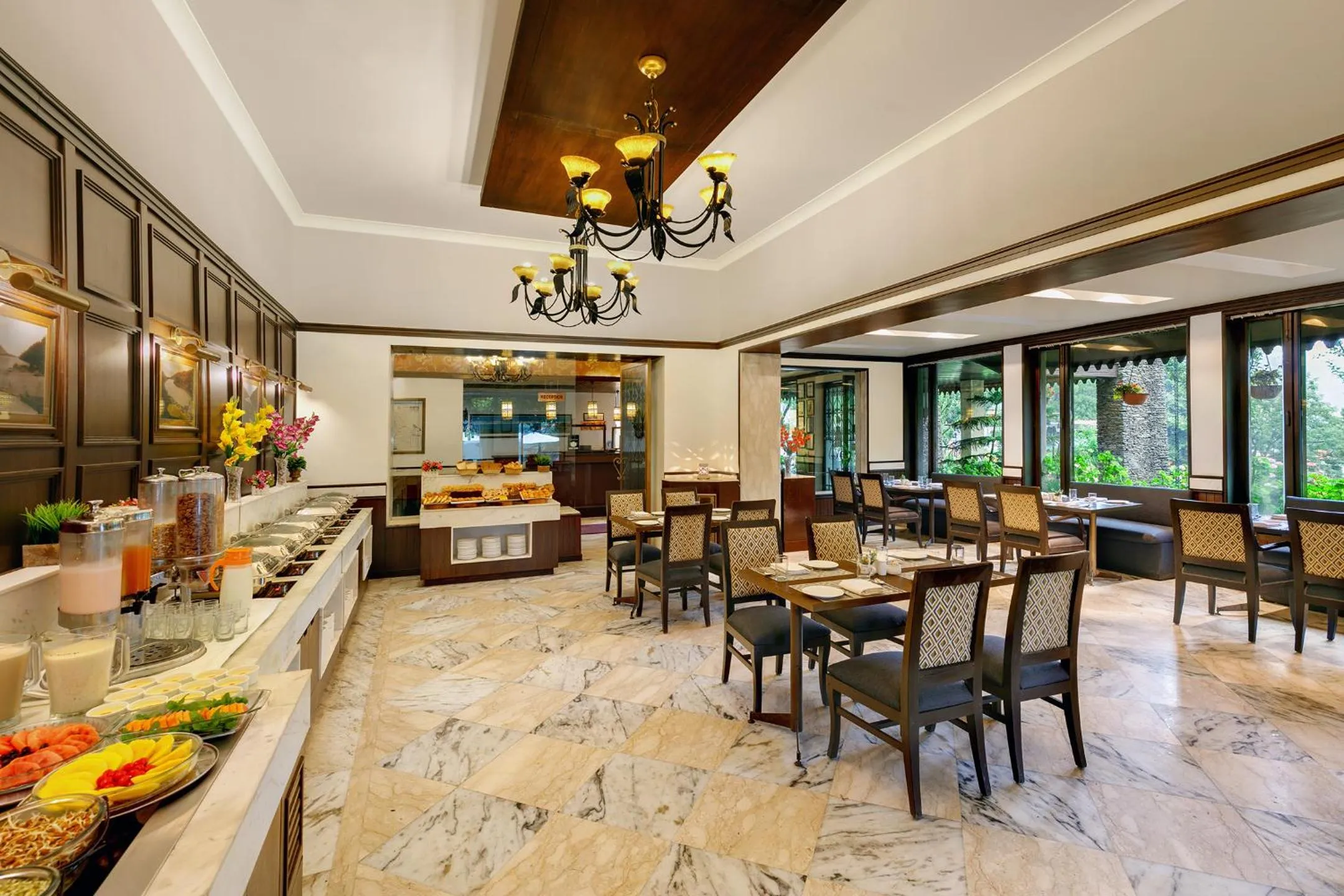 Restaurant/places to eat in Shervani Hilltop Resort