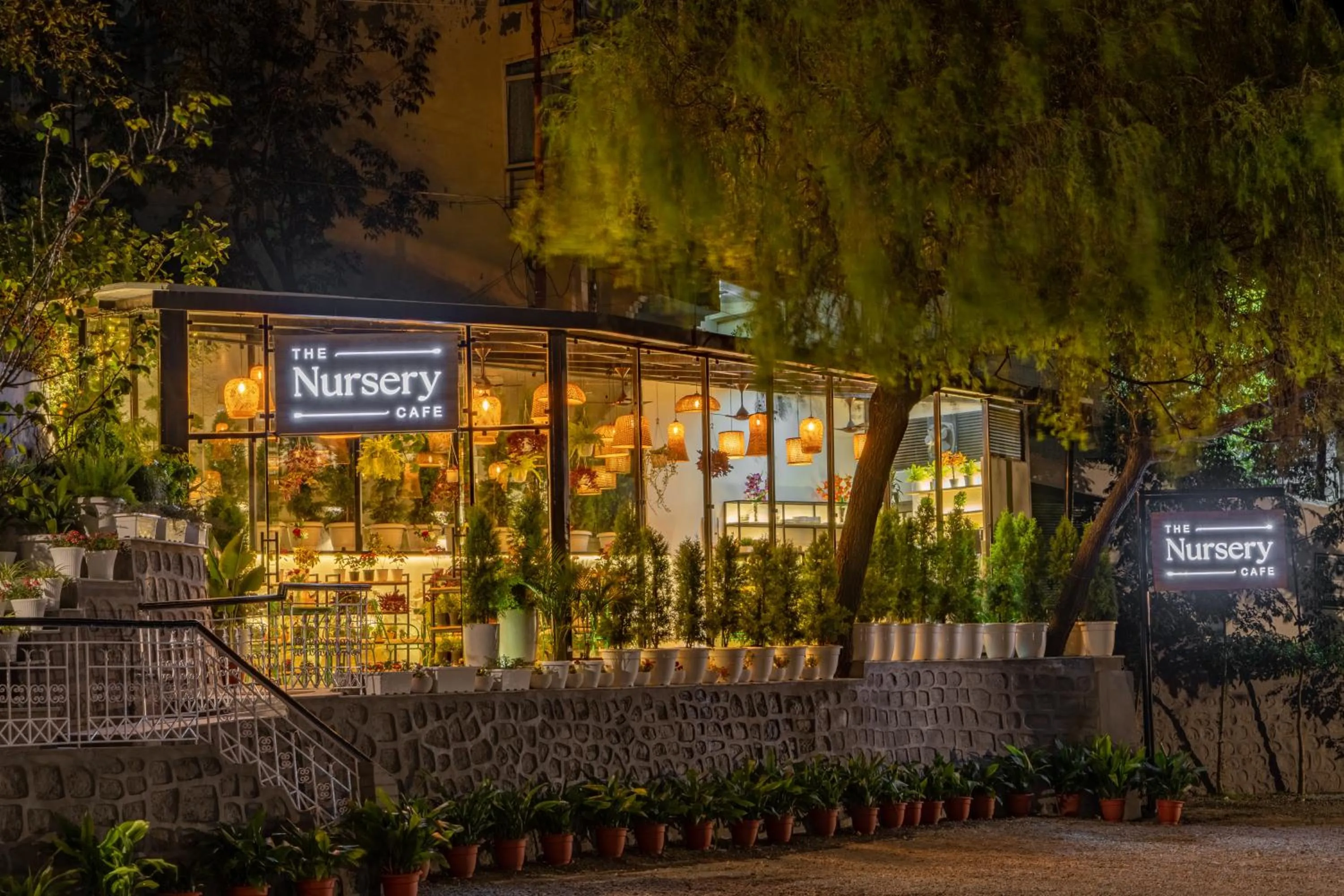 Restaurant/places to eat in Shervani Hilltop Resort