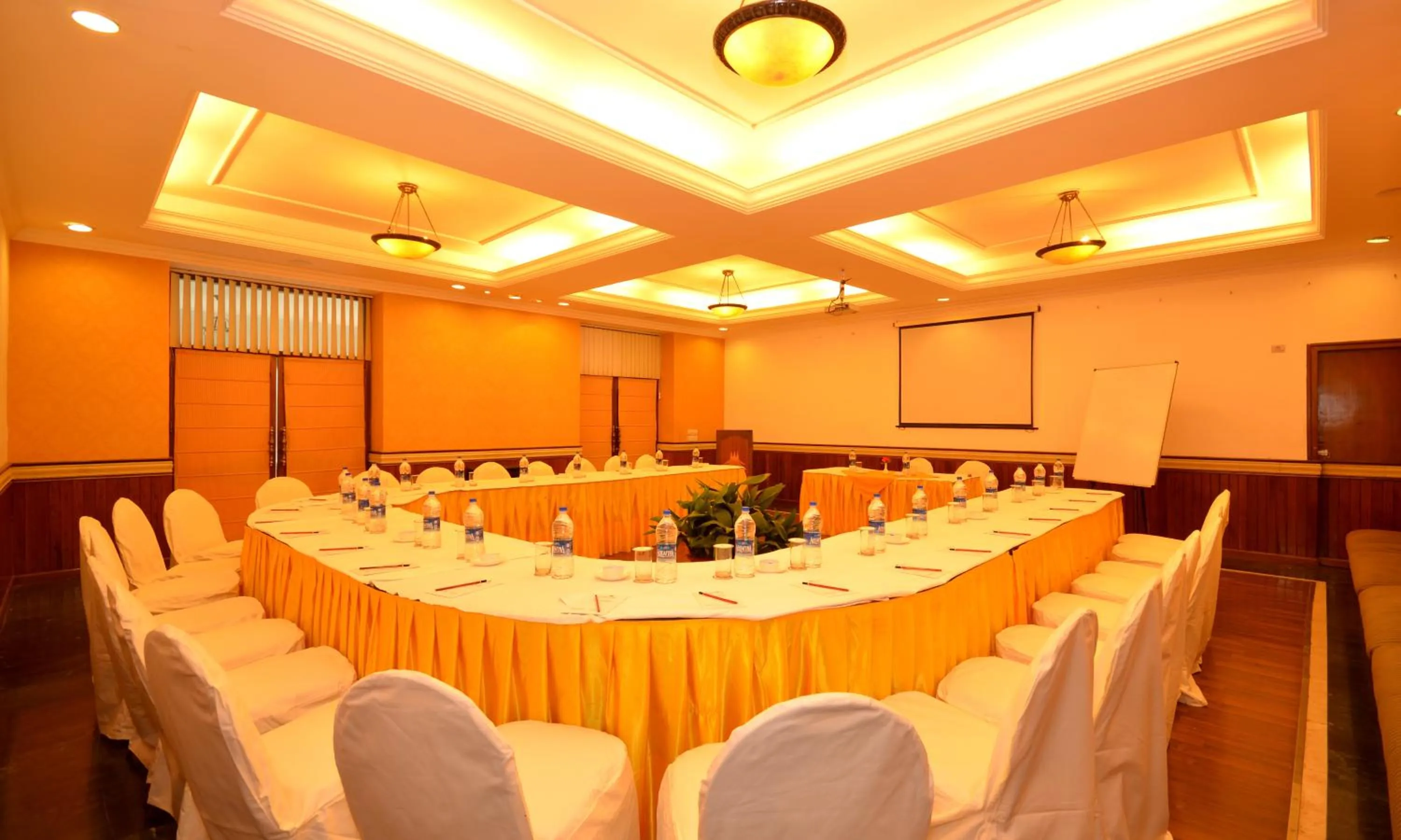 Meeting/conference room in Shervani Hilltop Resort