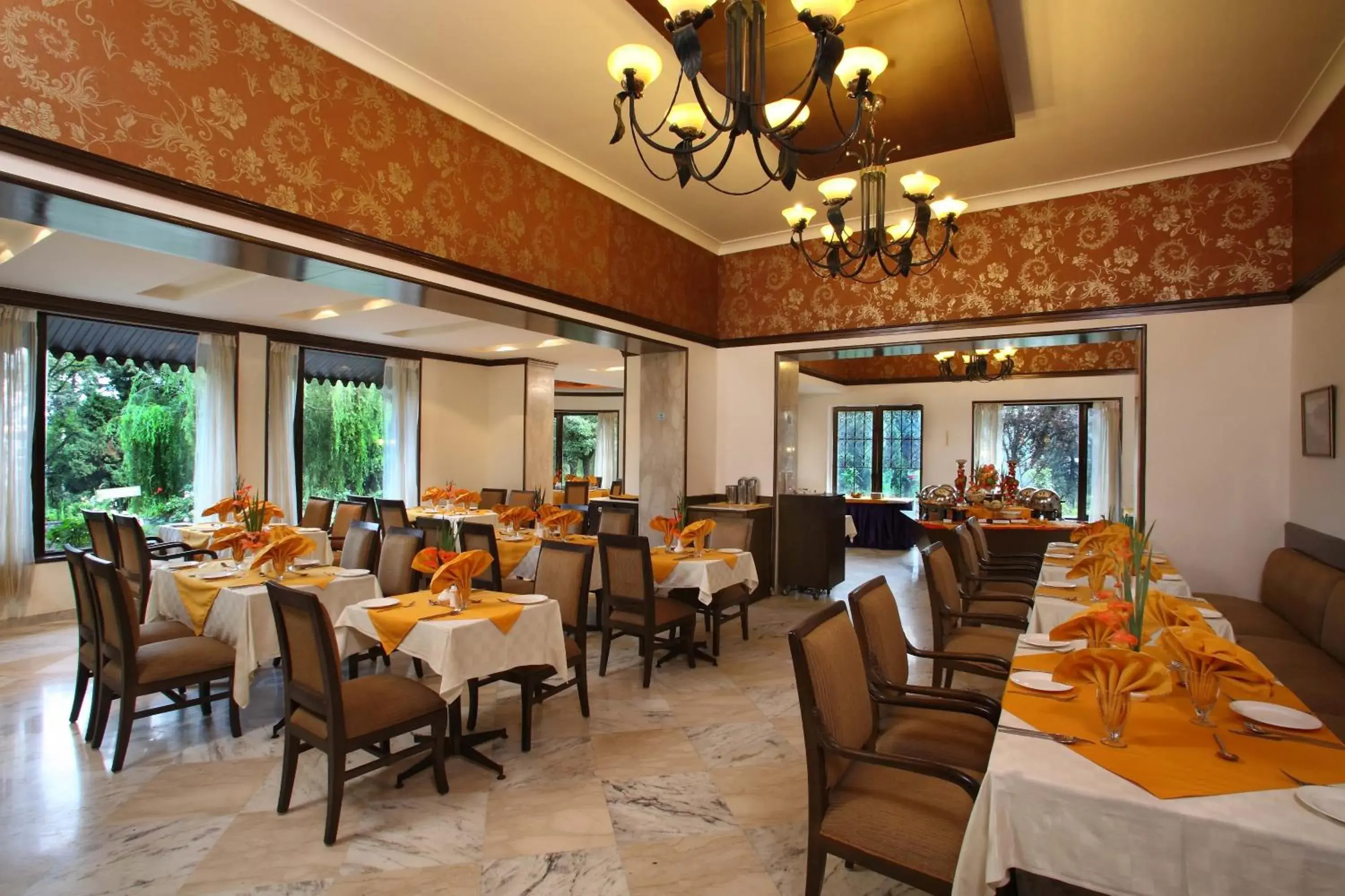 Restaurant/places to eat in Shervani Hilltop Resort Restaurant/places to eat in Shervani Hilltop Resort