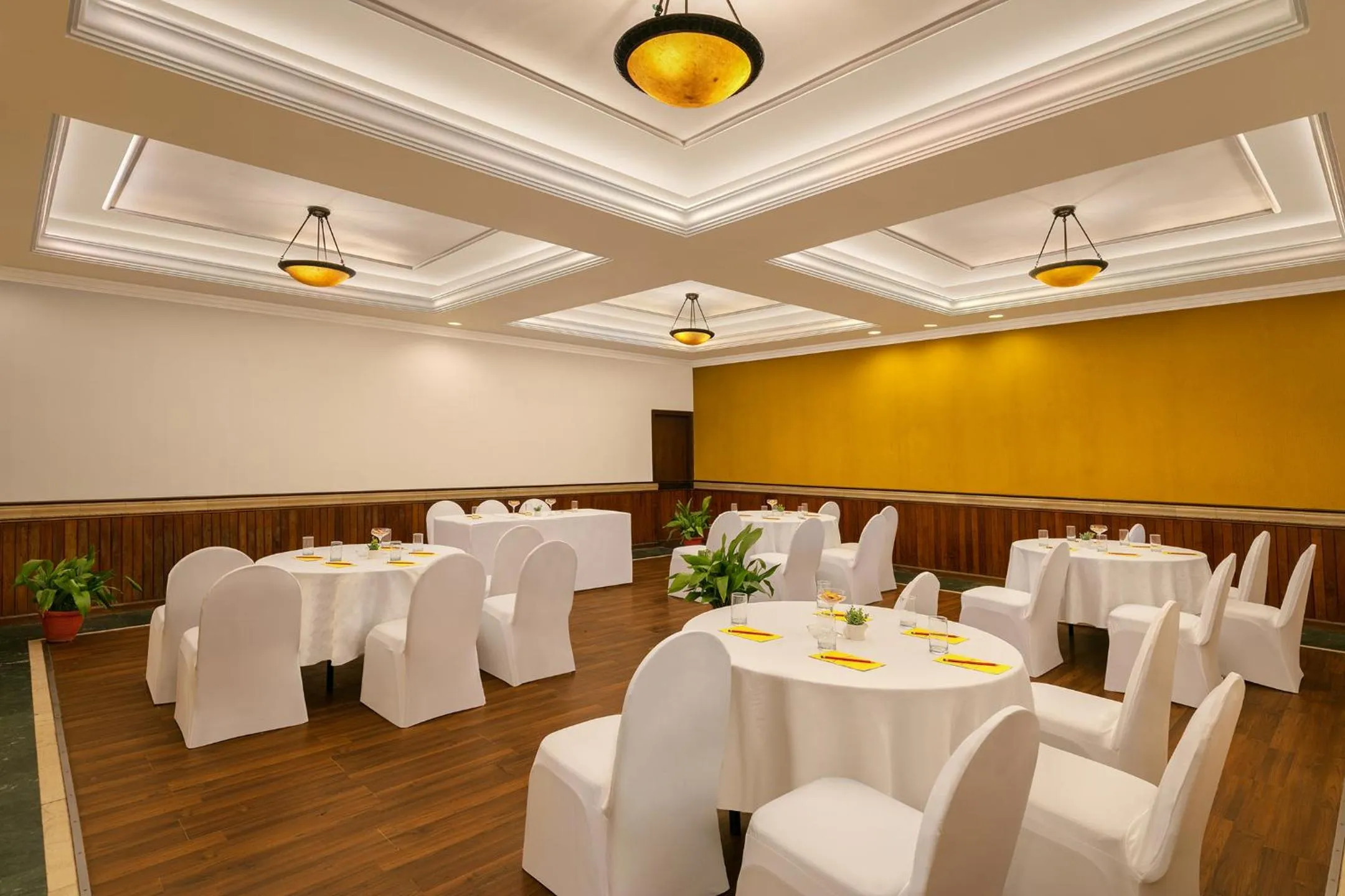 Meeting/conference room in Shervani Hilltop Resort