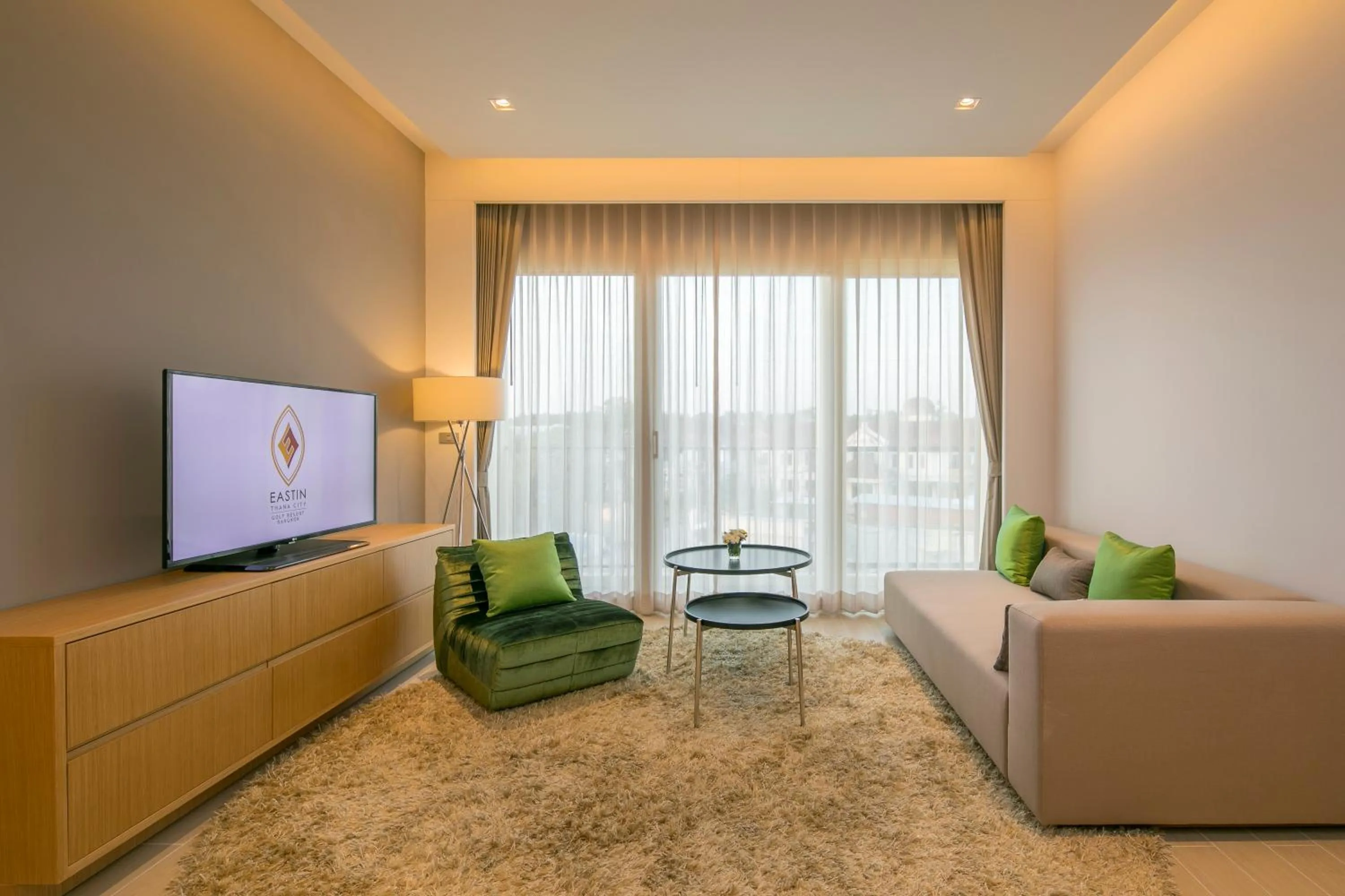 Living room in Eastin Thana City Golf Resort Bangkok