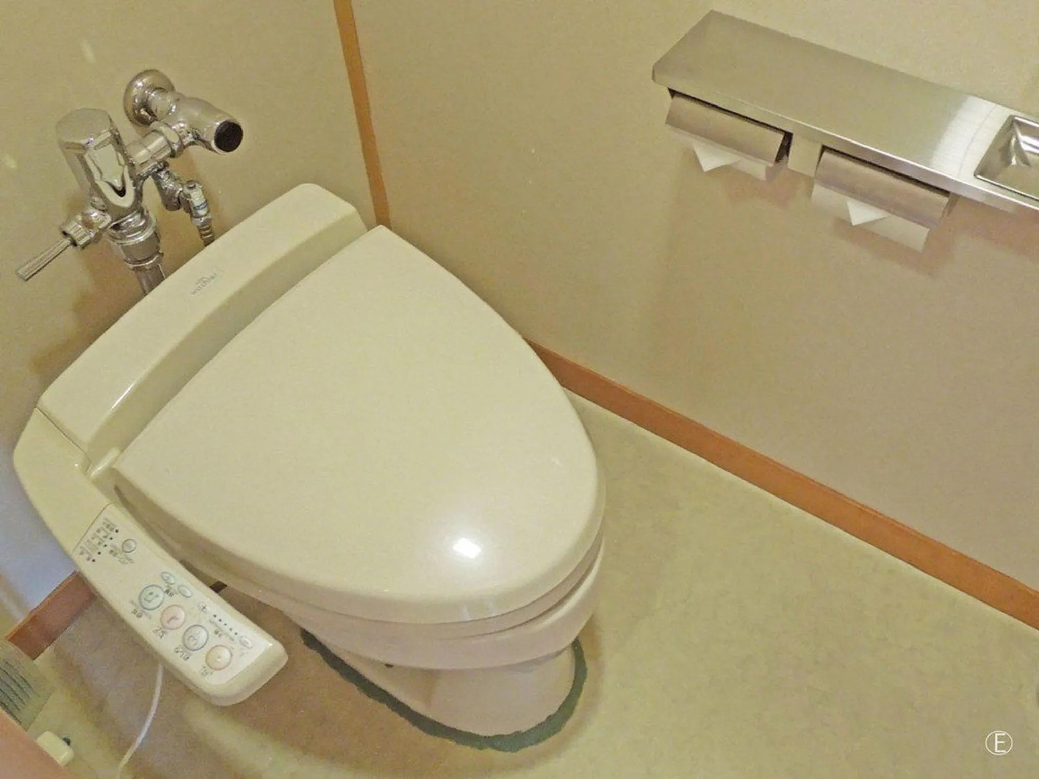 Toilet in Hyoe Koyokaku