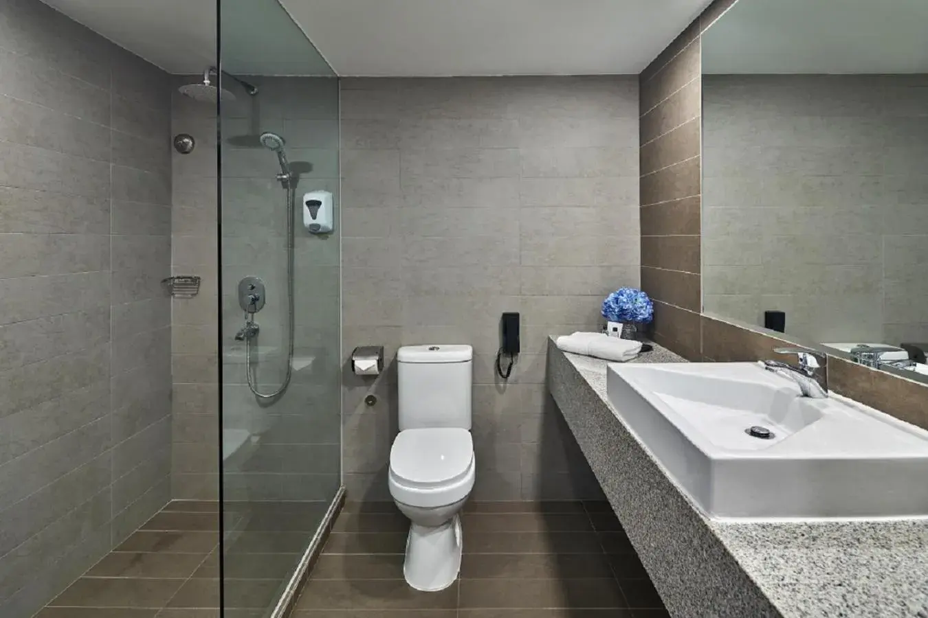 Superior Twin Room in RELC International Hotel Superior Twin Room in RELC International Hotel