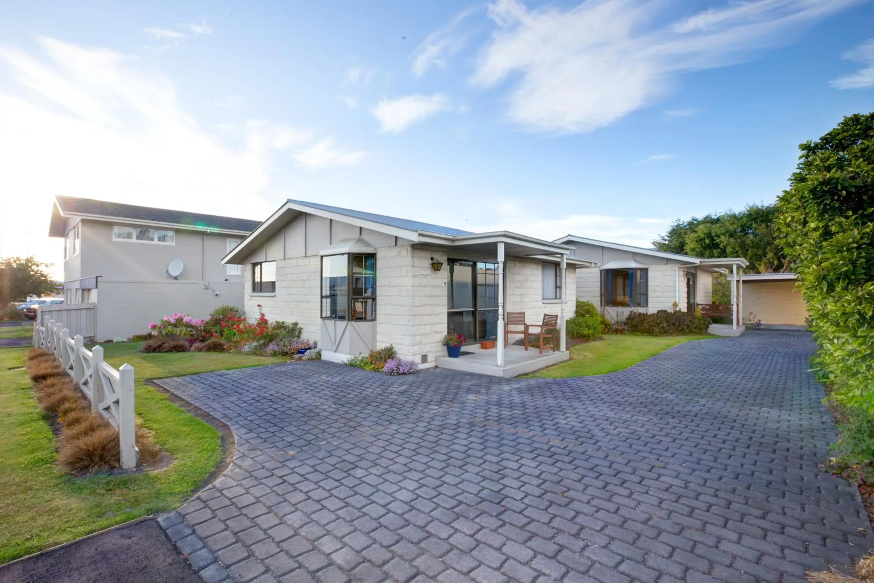 Two-Bedroom Apartment in AAA Thames Court Motel Two-Bedroom Apartment in AAA Thames Court Motel