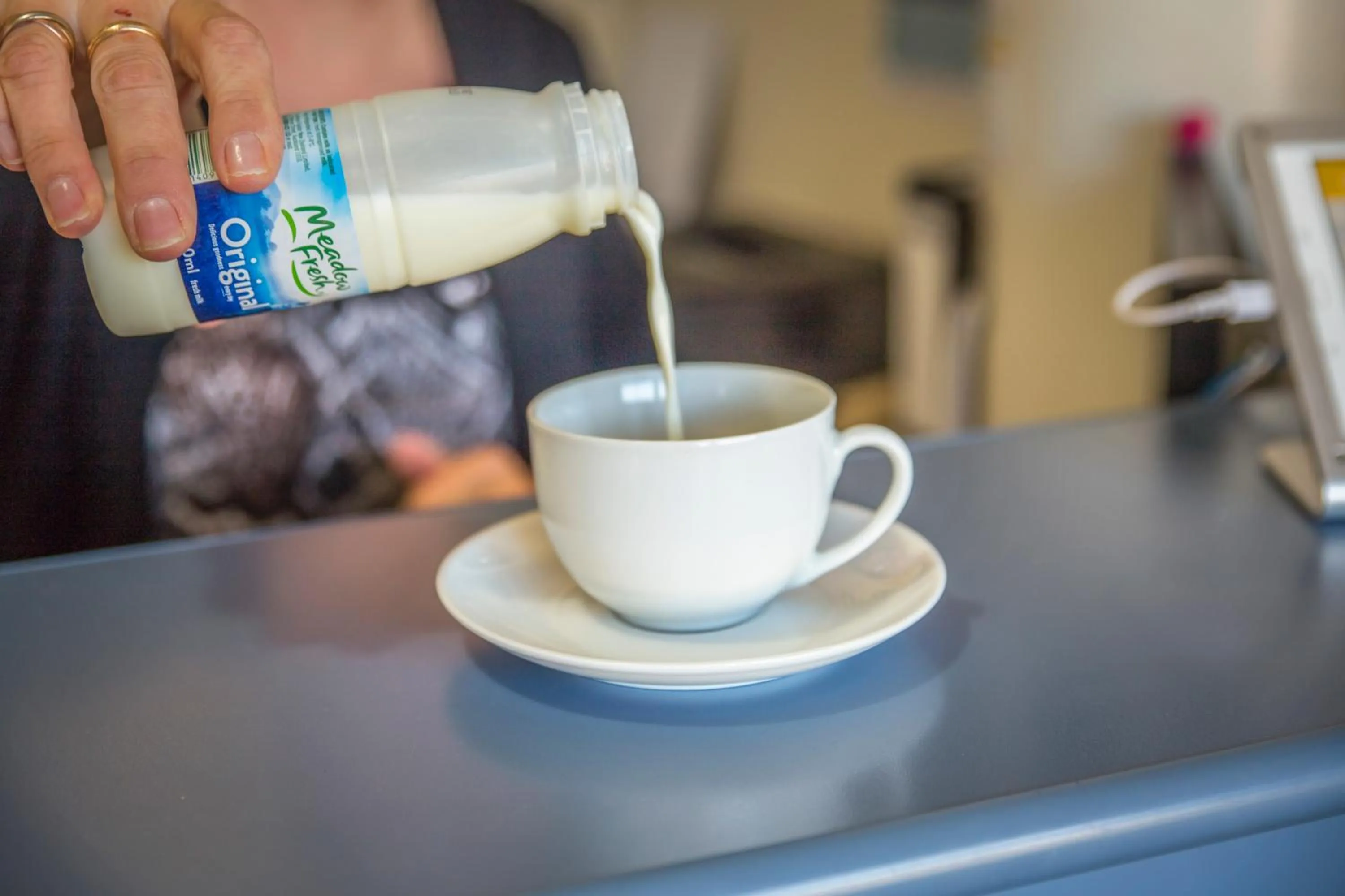 Food and drinks in AAA Thames Court Motel