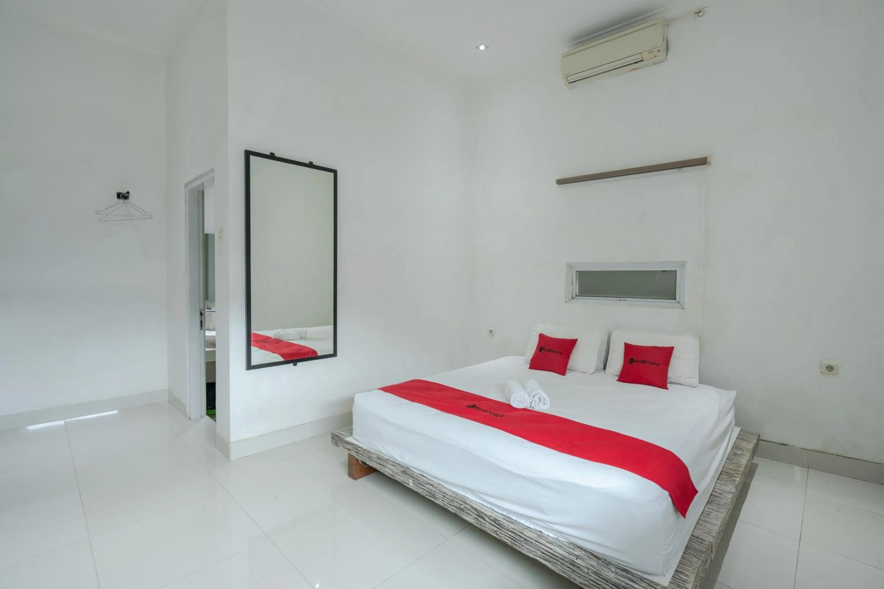 RedDoorz near Ubud Village