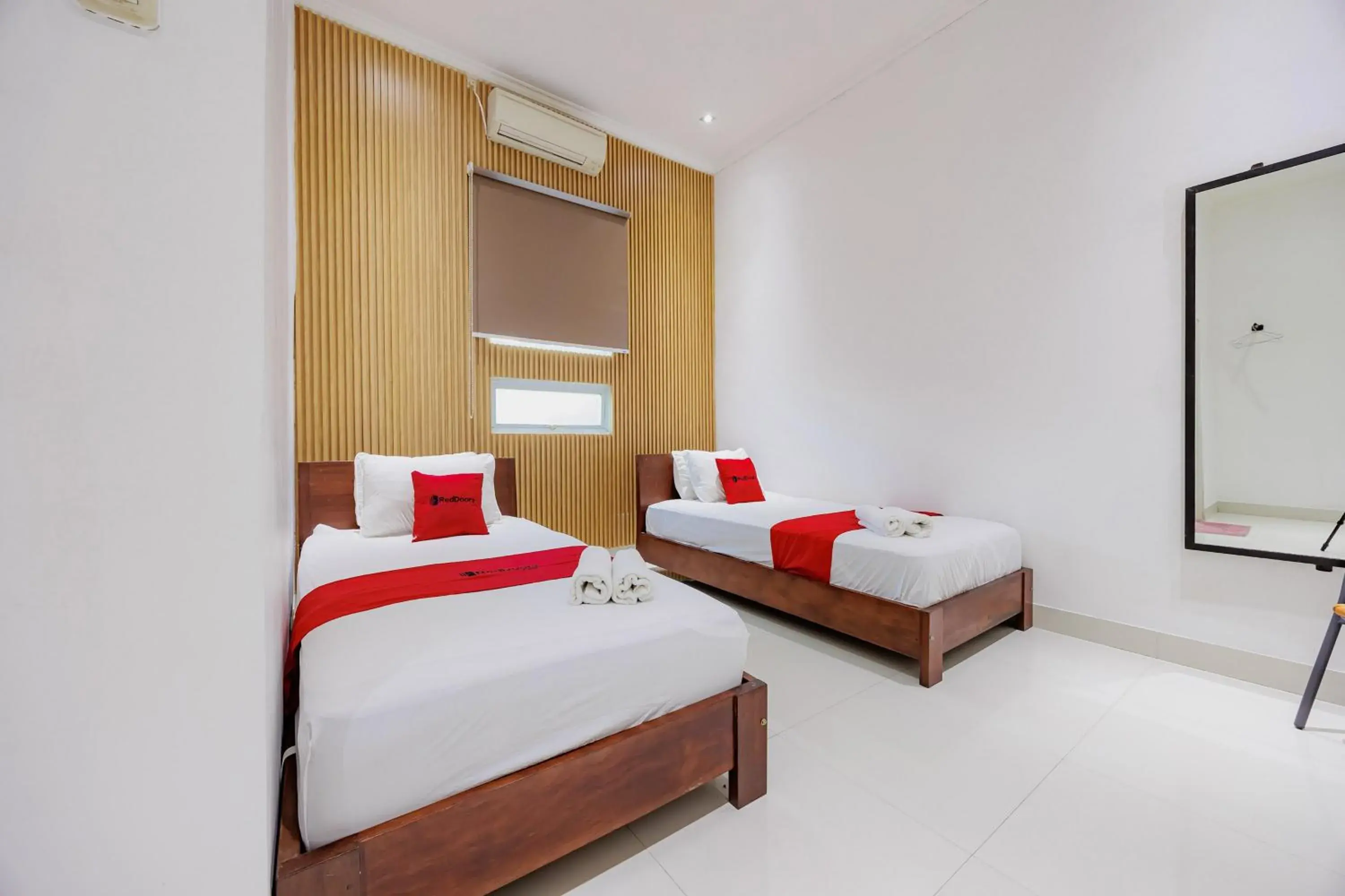 Bedroom, Bed in RedDoorz near Ubud Village Bedroom, Bed in RedDoorz near Ubud Village