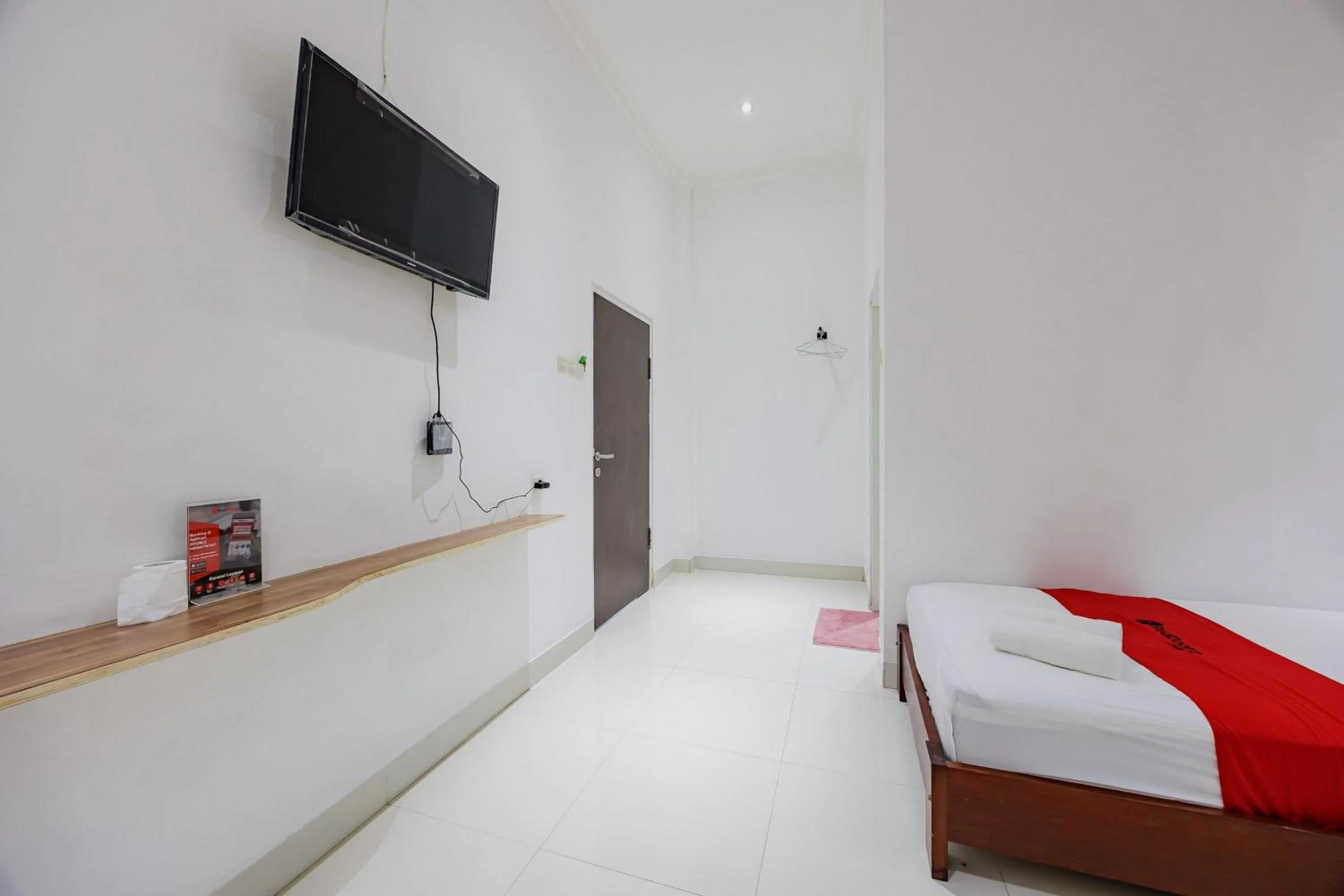 Bedroom, Bed in RedDoorz near Ubud Village