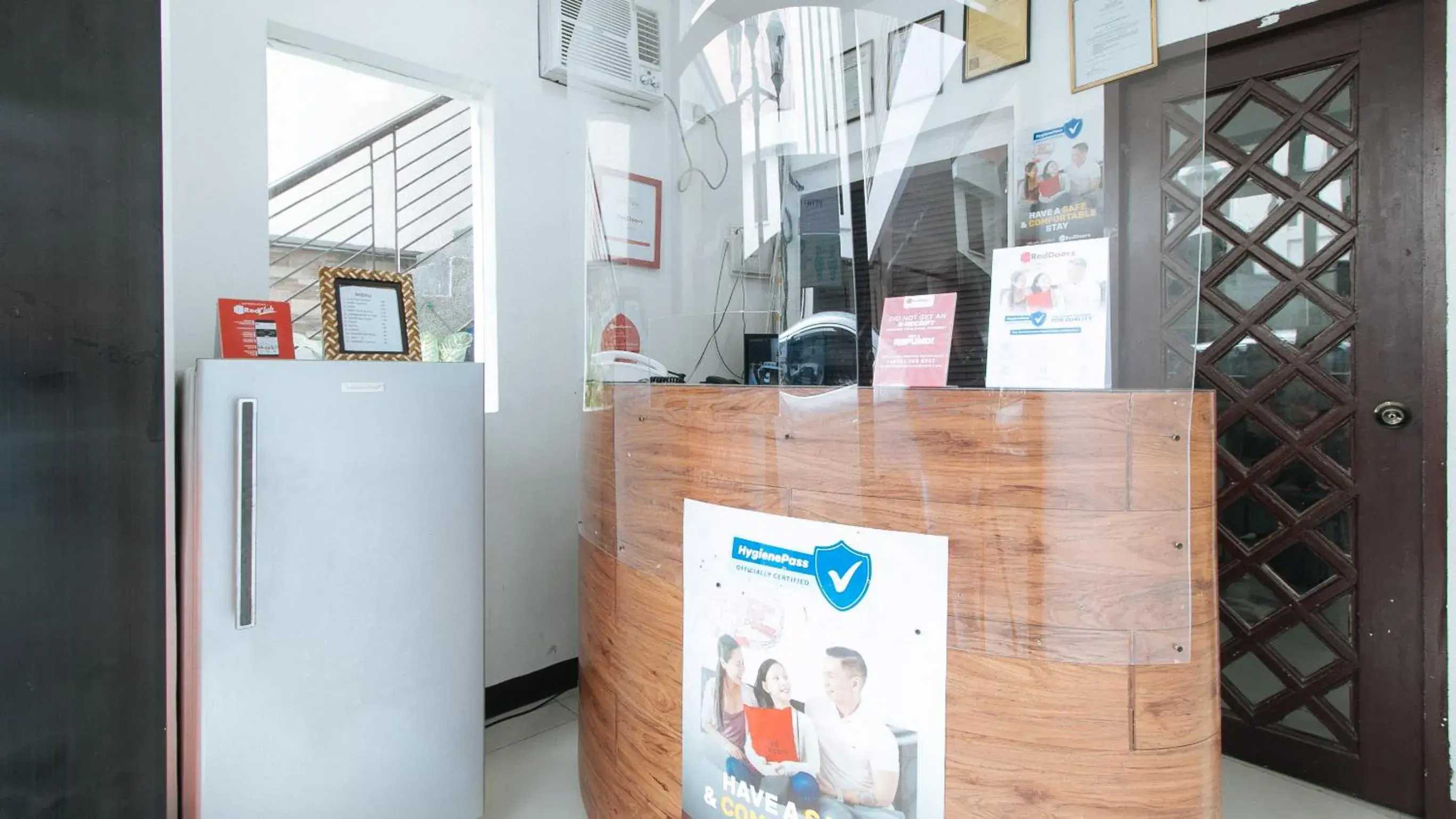 Lobby or reception in RedDoorz at San Antonio Makati Lobby or reception in RedDoorz at San Antonio Makati