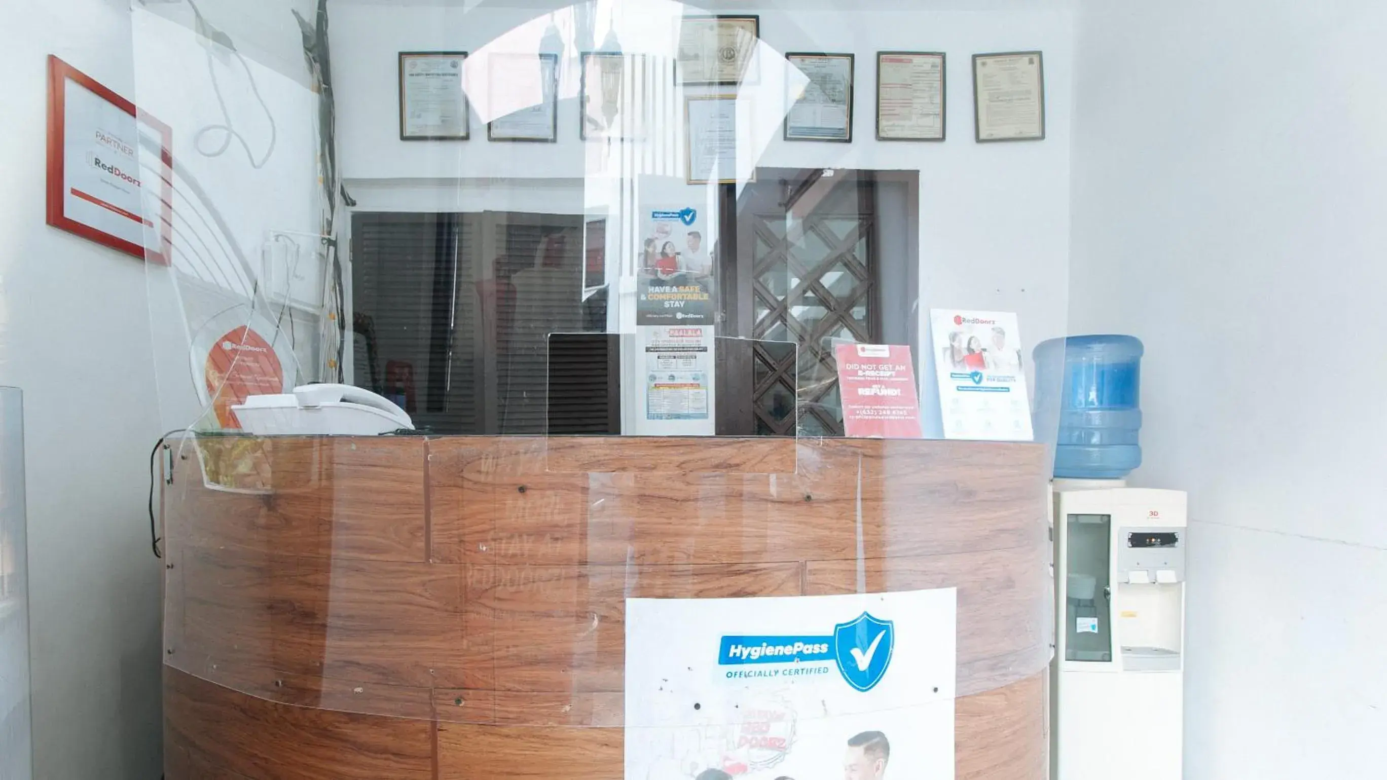 Lobby or reception in RedDoorz at San Antonio Makati Lobby or reception in RedDoorz at San Antonio Makati