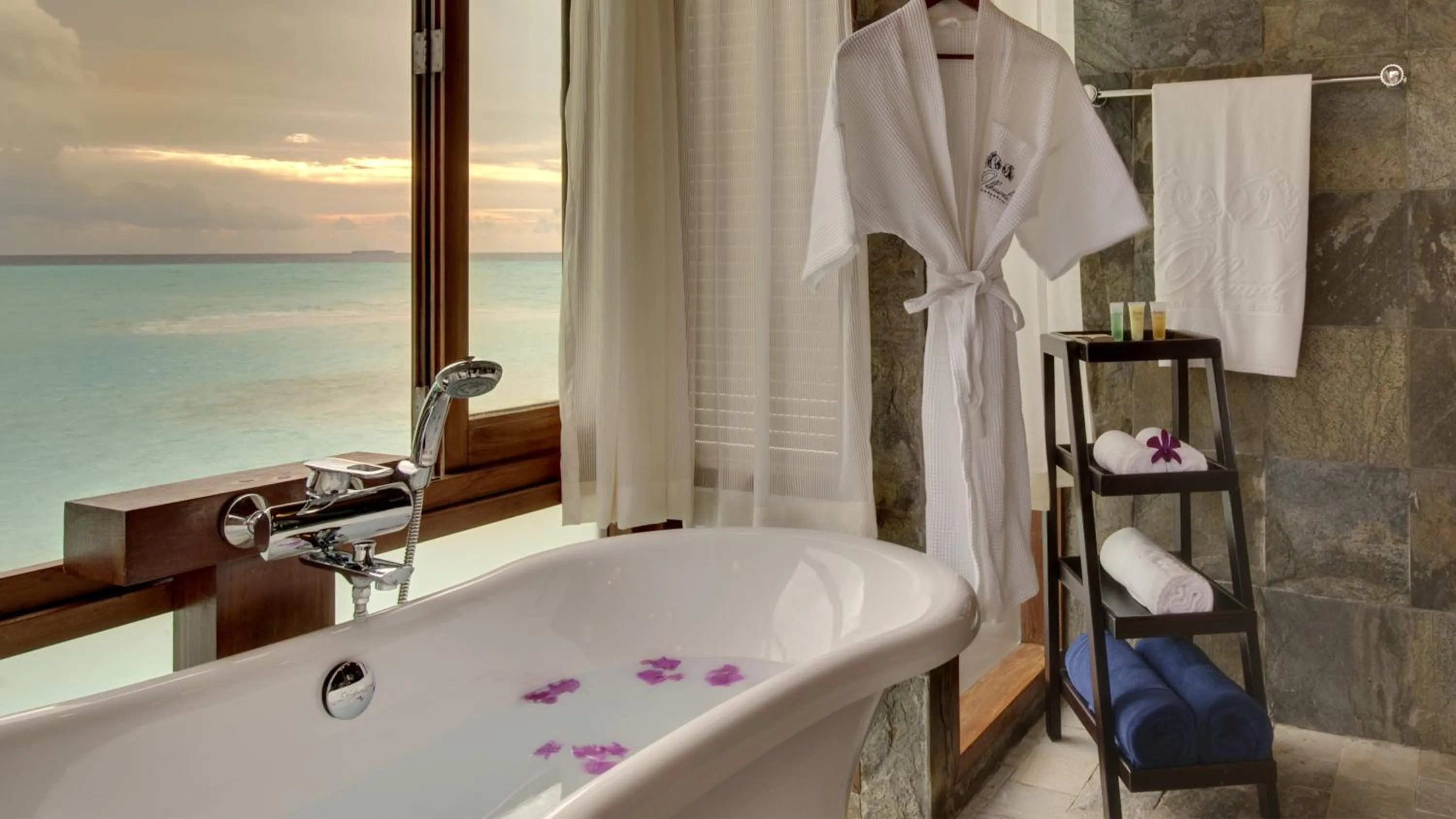 Bathroom in Sun Siyam Olhuveli