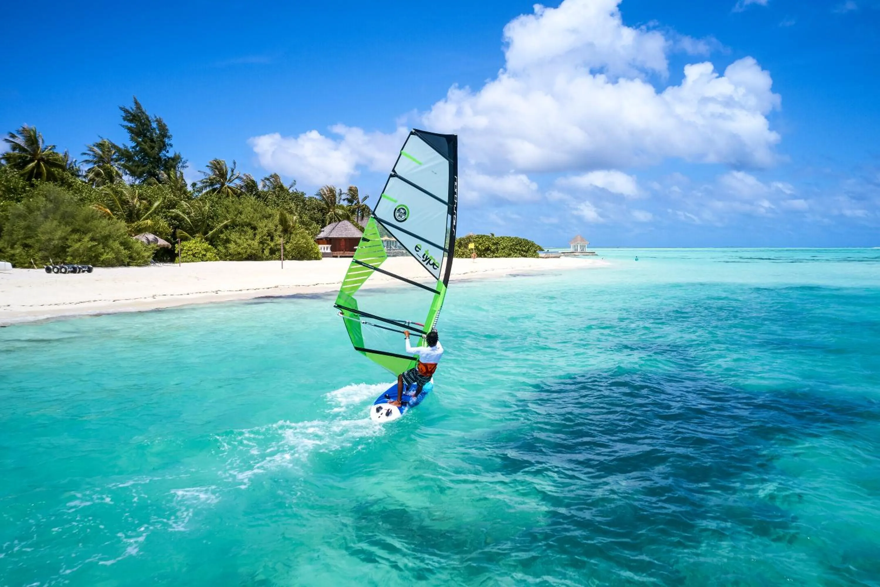 Windsurfing in Sun Siyam Olhuveli