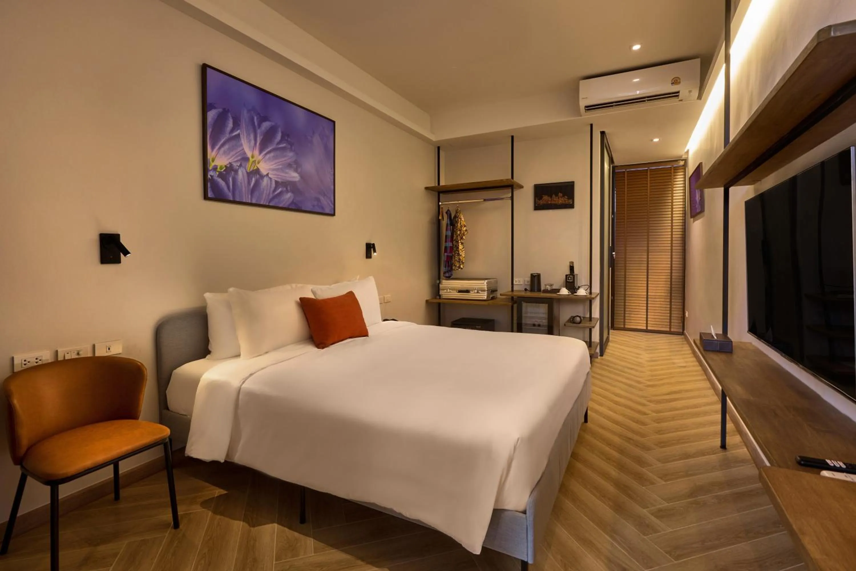 Bedroom, Bed in Red Door Samsen Hotel, Bangkok