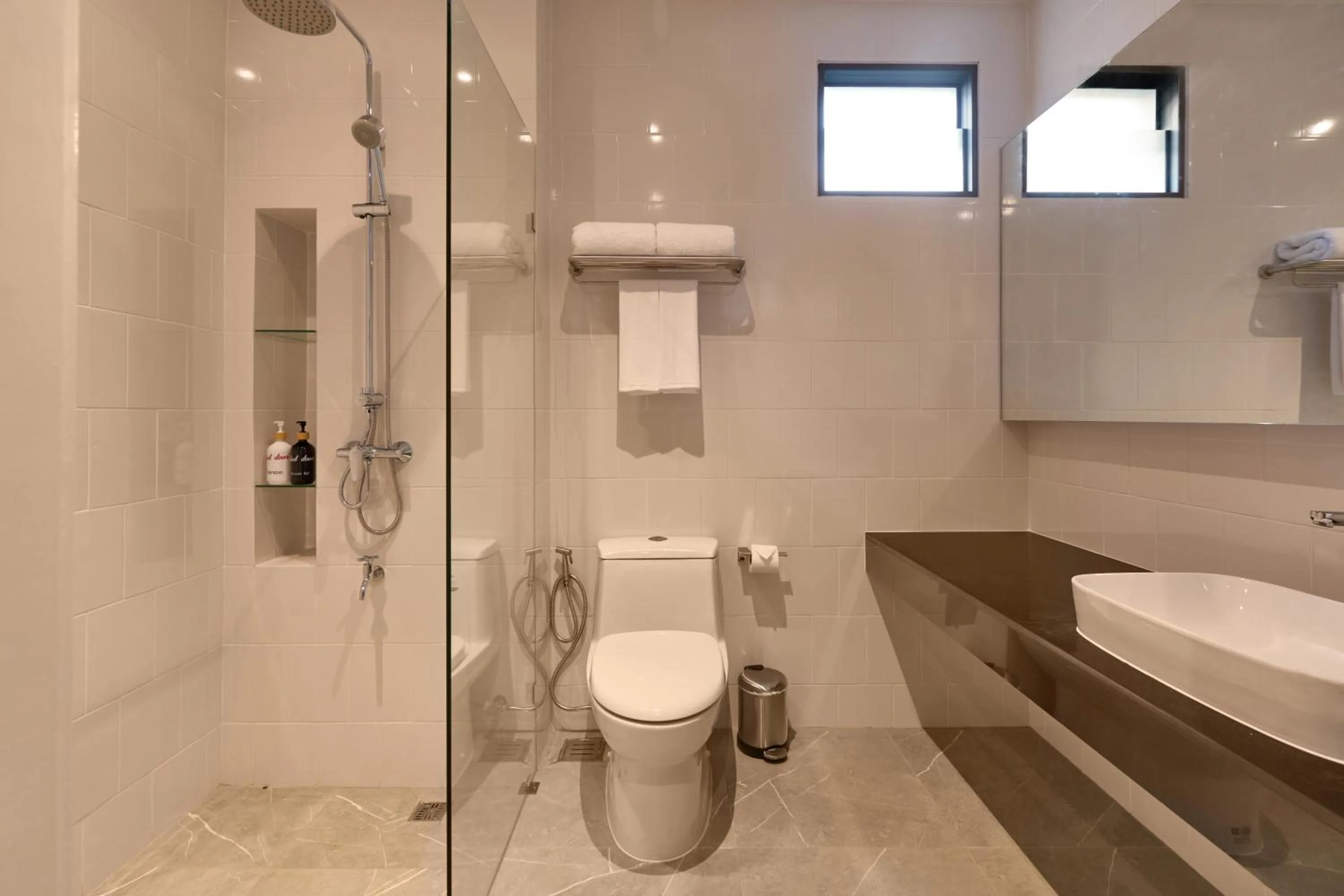 Bathroom in Red Door Samsen Hotel, Bangkok