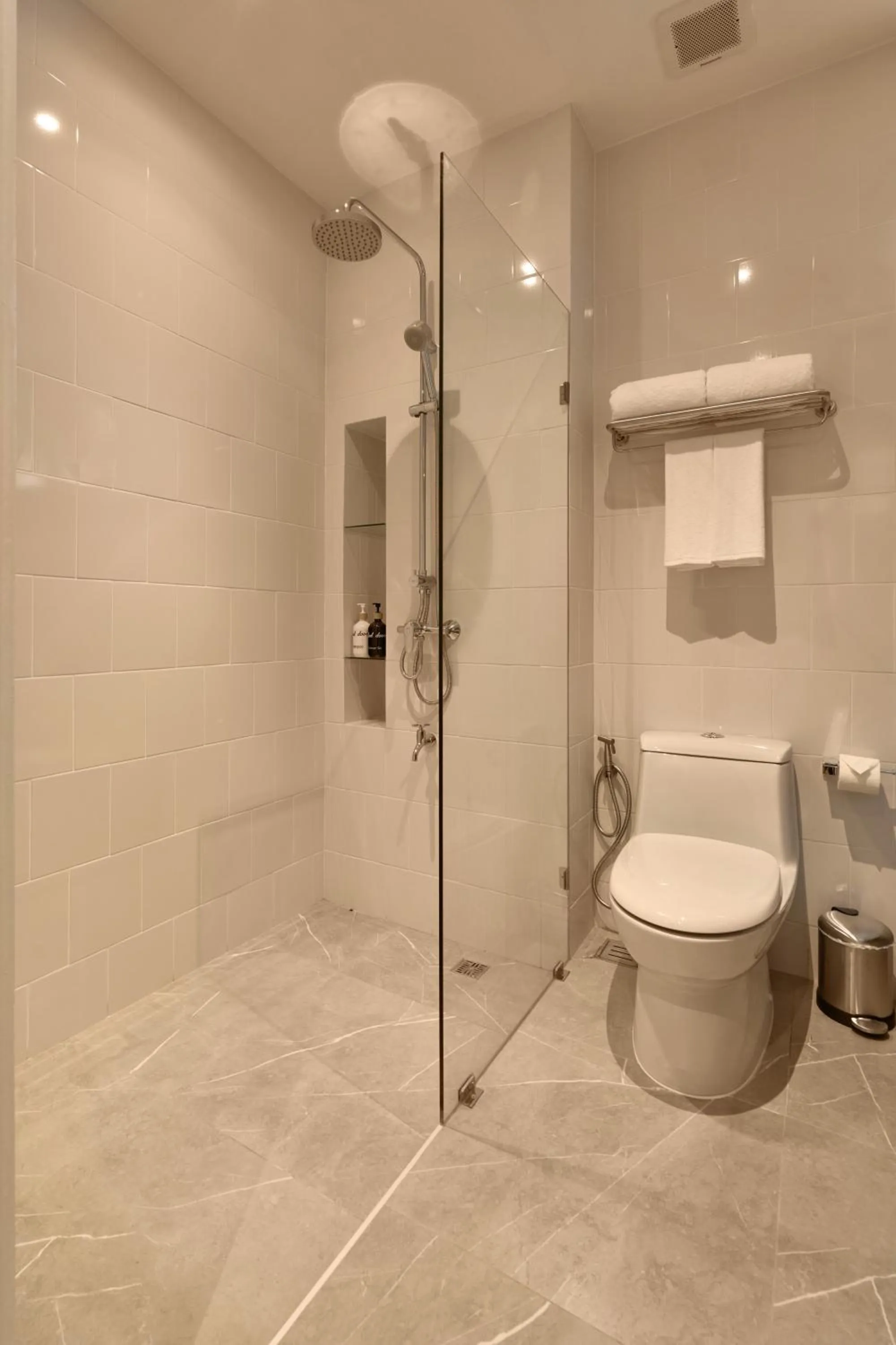 Red Door Samsen Hotel, Bangkok