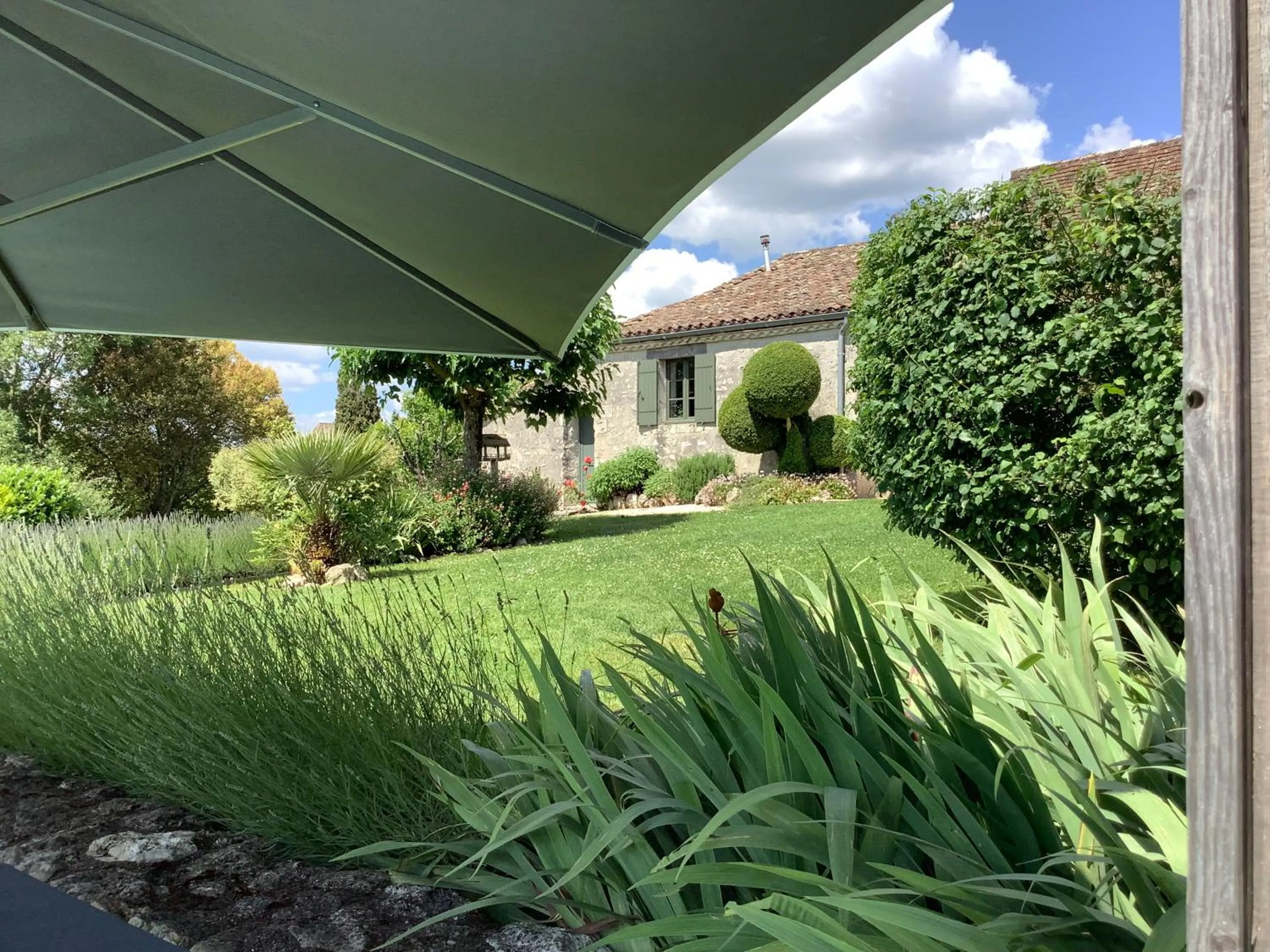 Garden view in La Ferme Buissonnière