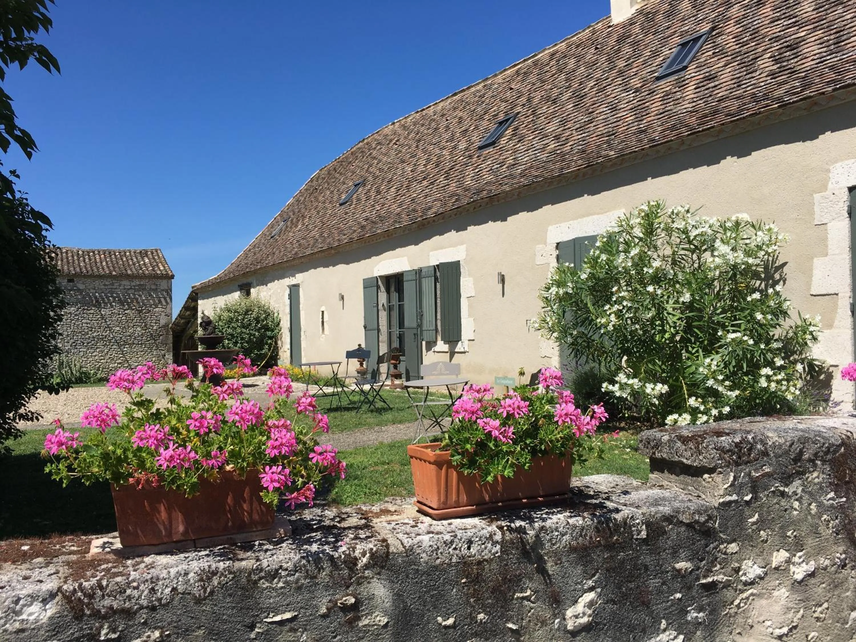 Facade/entrance in La Ferme Buissonnière