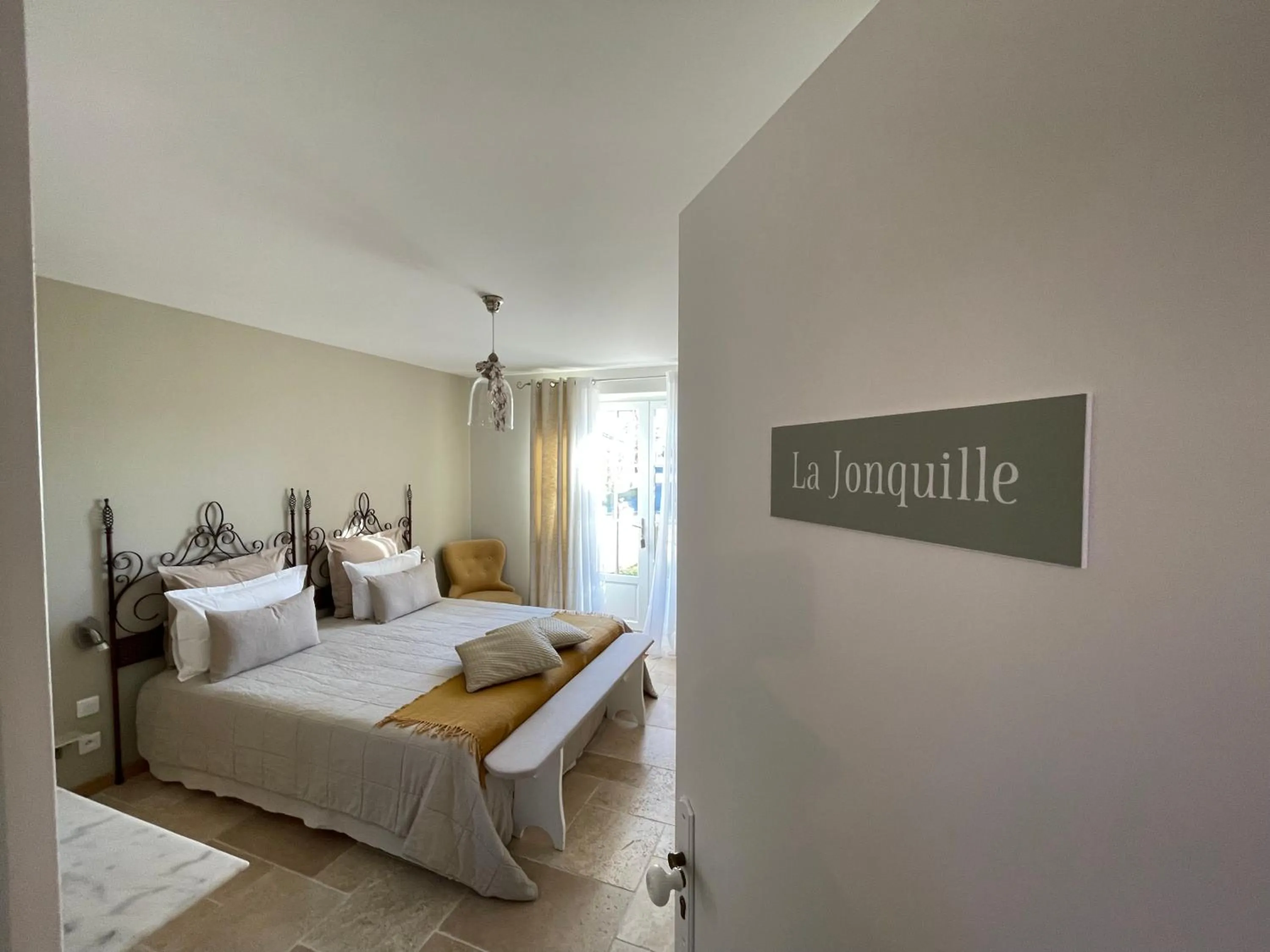 Bedroom, Bed in La Ferme Buissonnière