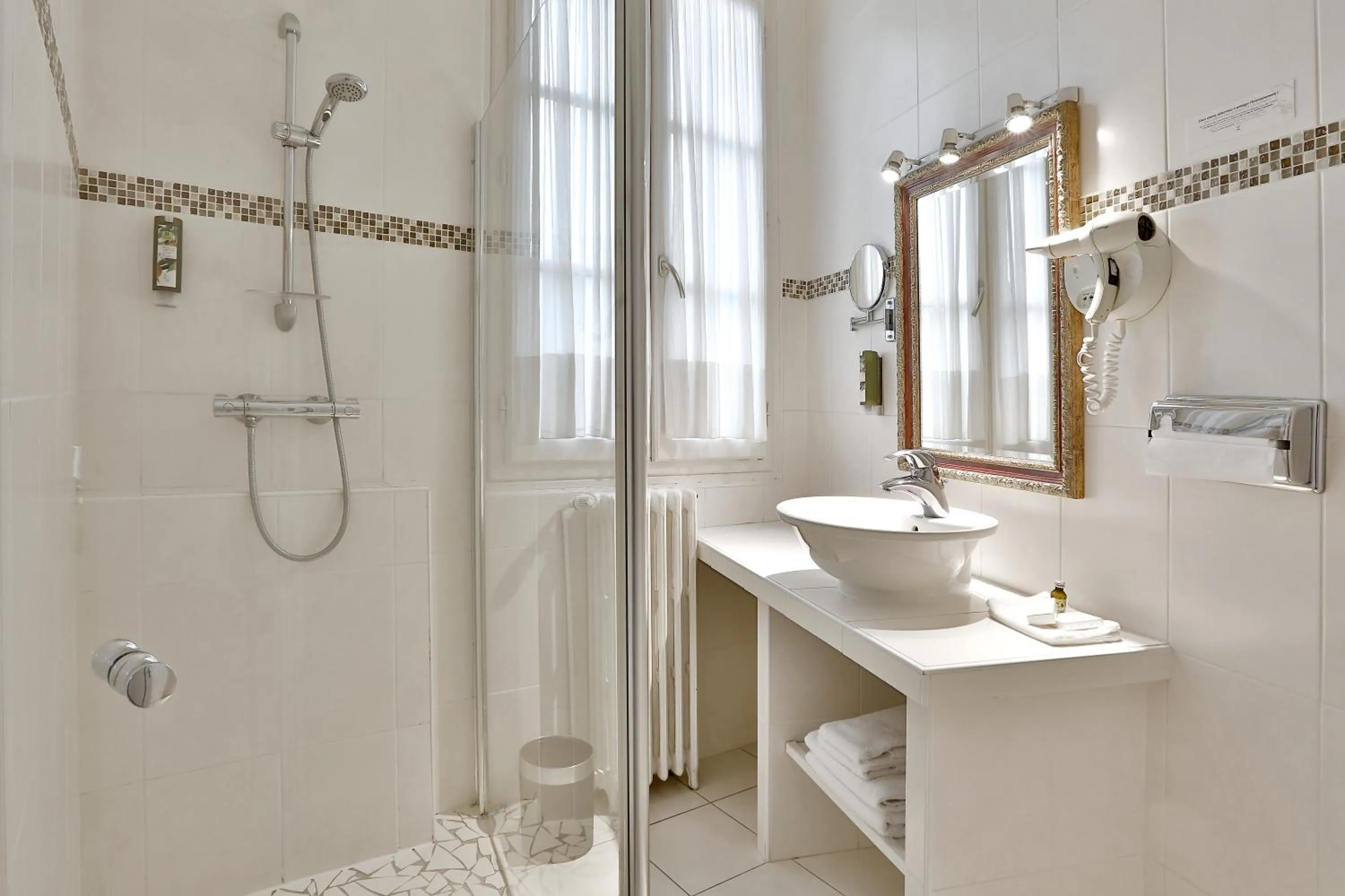 Bathroom in Hotel Restaurant Charbonnel