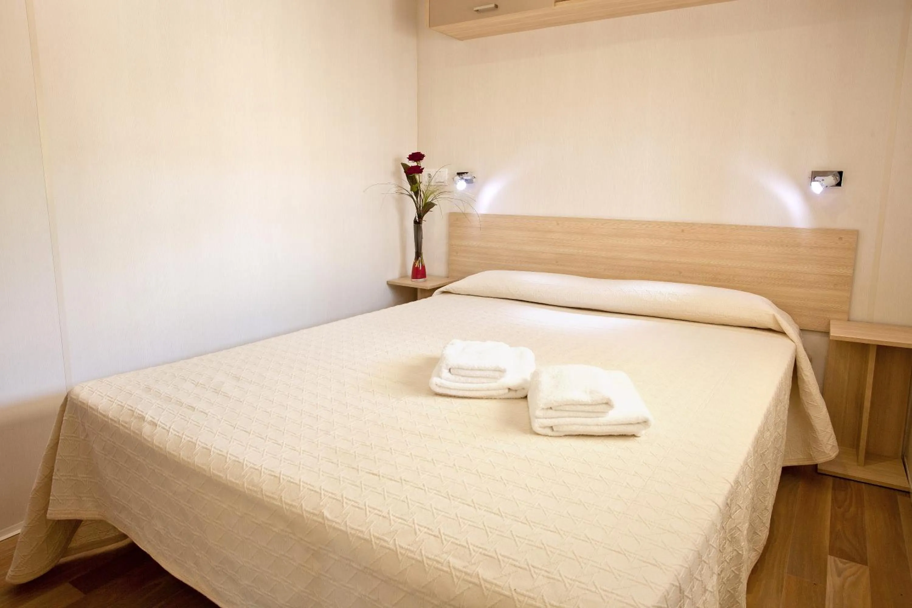 Bedroom, Bed in La Siesta Salou Resort & Camping
