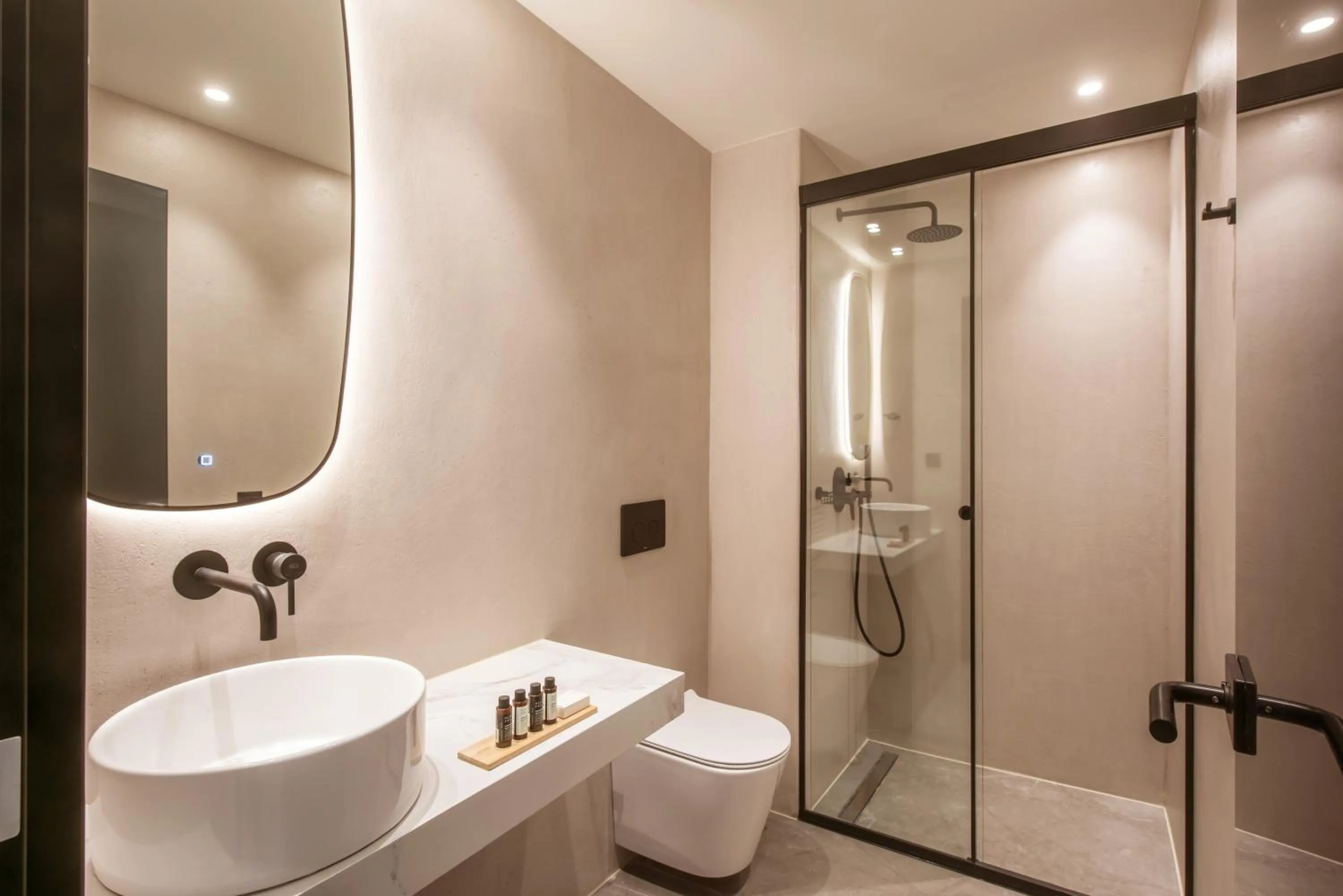 Bathroom in Lavris City Suites