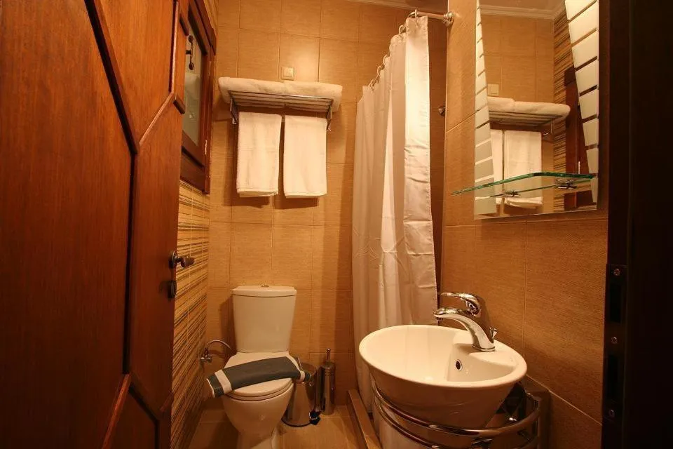 Bathroom in Hagiati Guesthouse