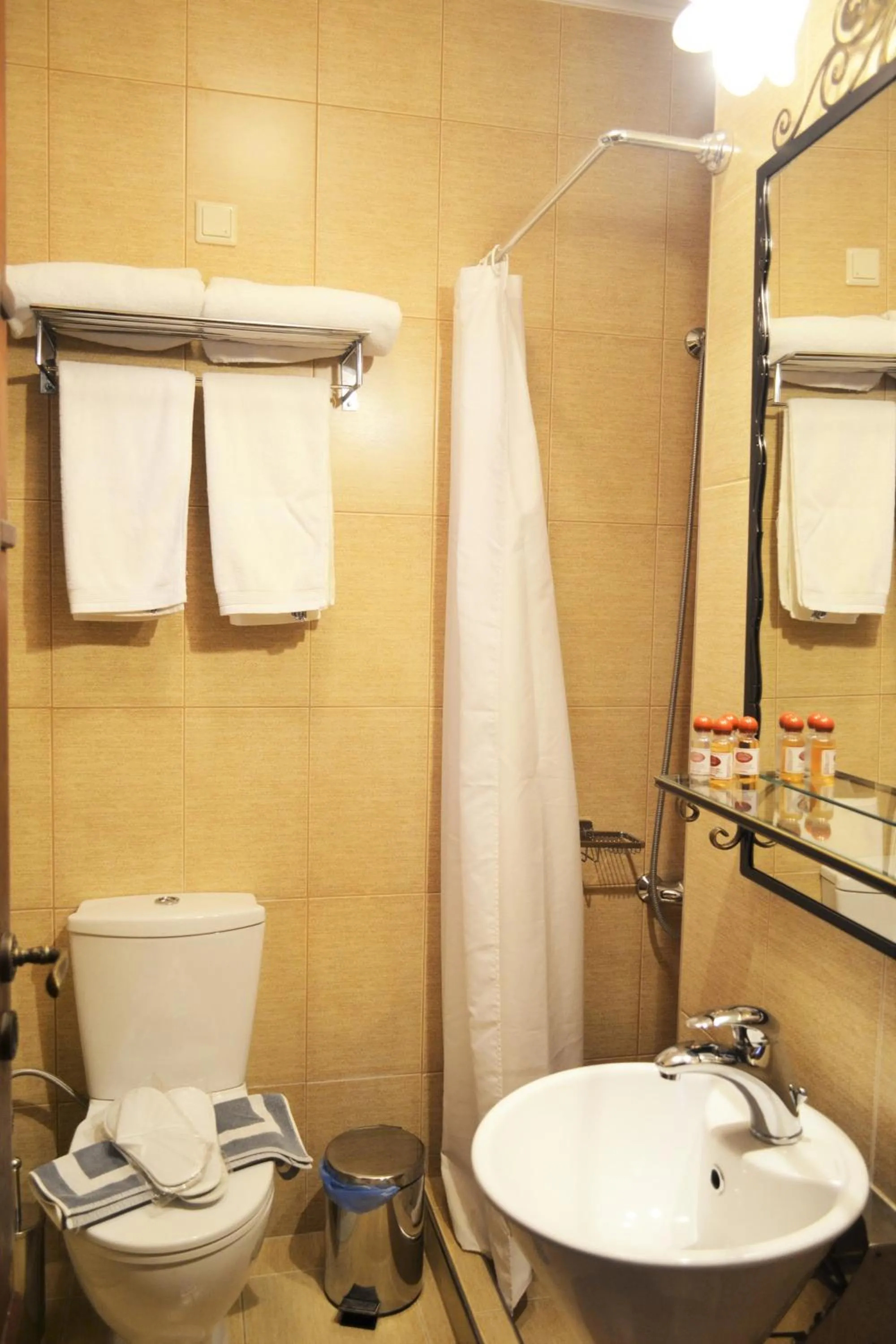 Bathroom in Hagiati Guesthouse