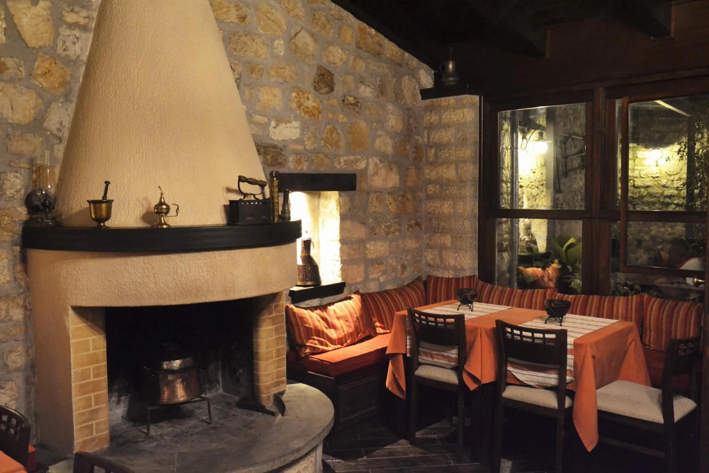Communal lounge/ TV room in Hagiati Guesthouse