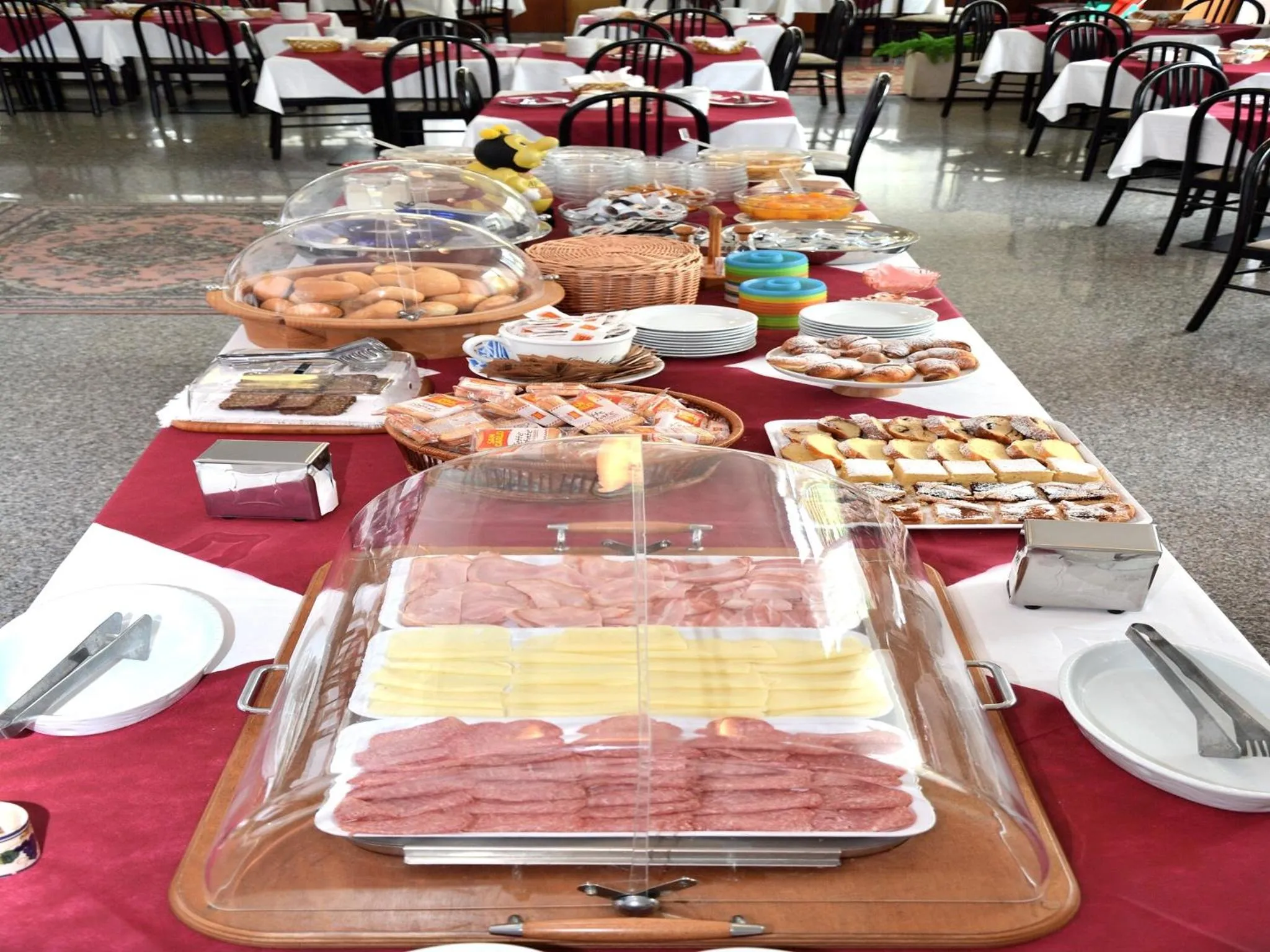 Restaurant/places to eat in Park Hotel Eden