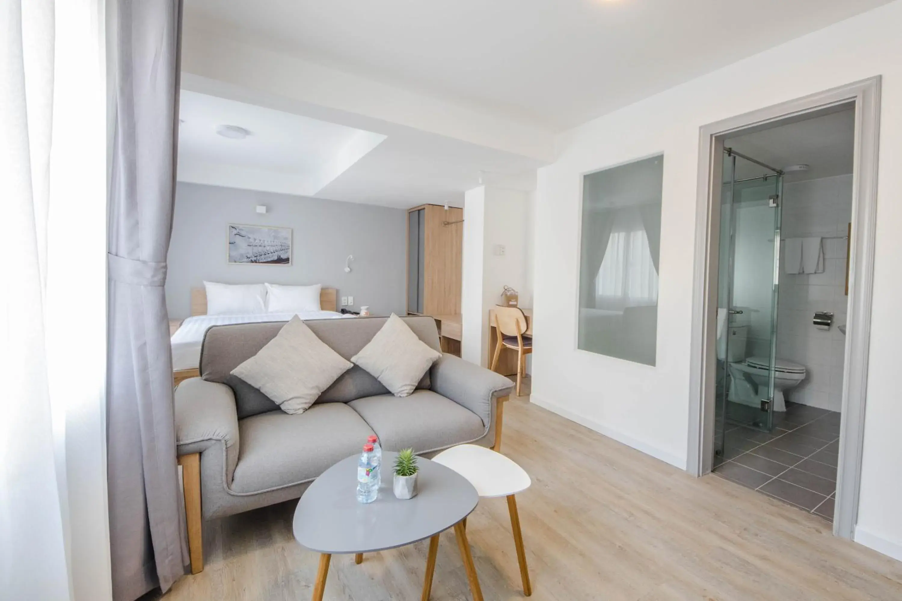 Toilet, Bed in Common Inn Thao Dien Toilet, Bed in Common Inn Thao Dien