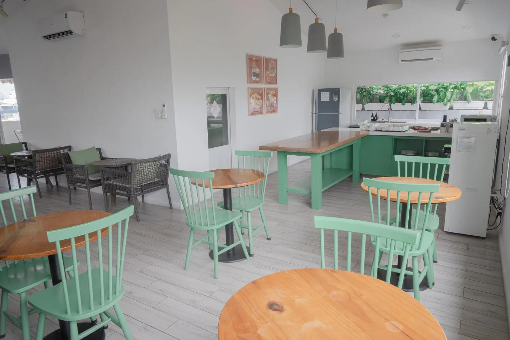 Communal kitchen in Common Inn Thao Dien