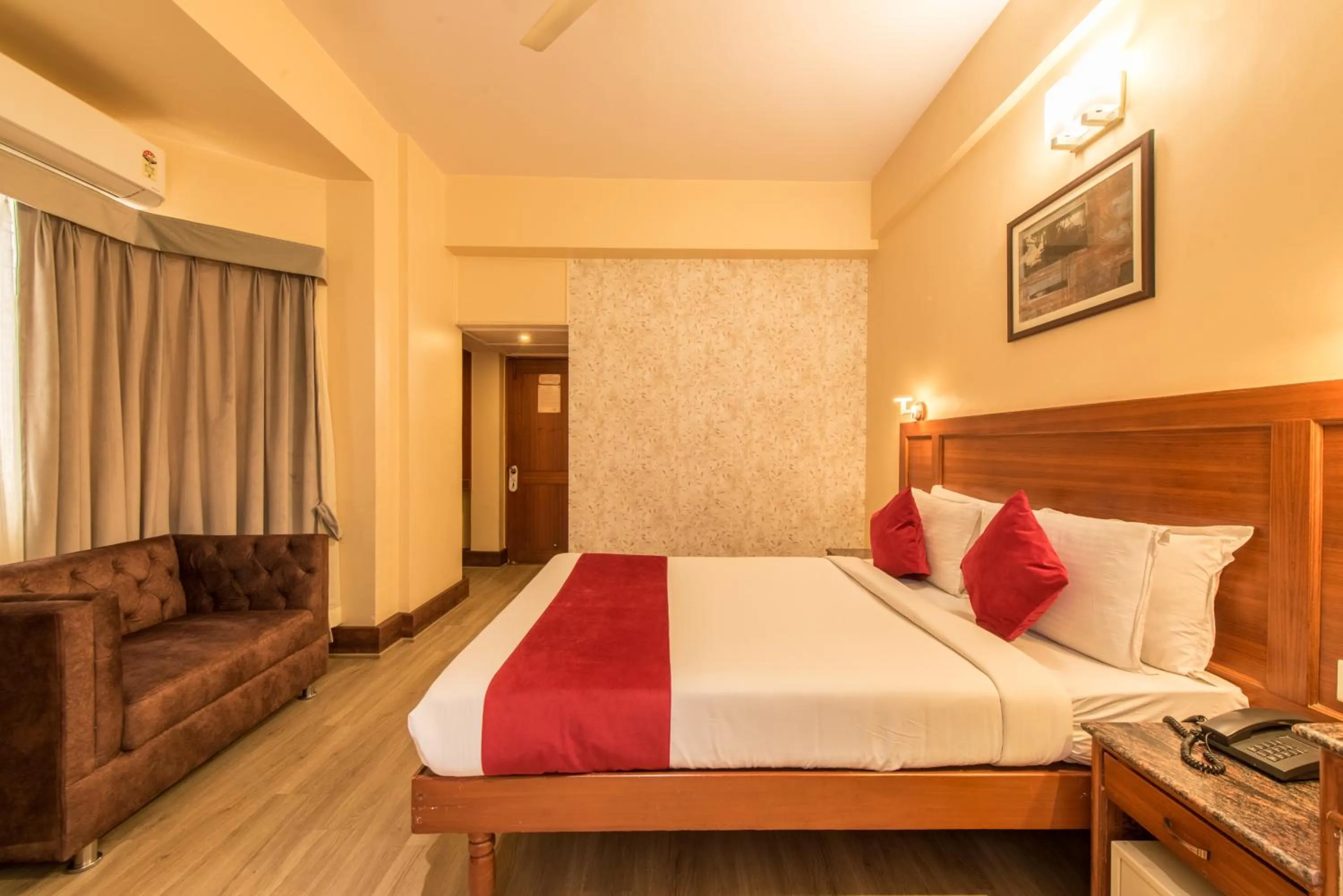 Bedroom, Bed in Bangalore Gate Hotel & Conferences