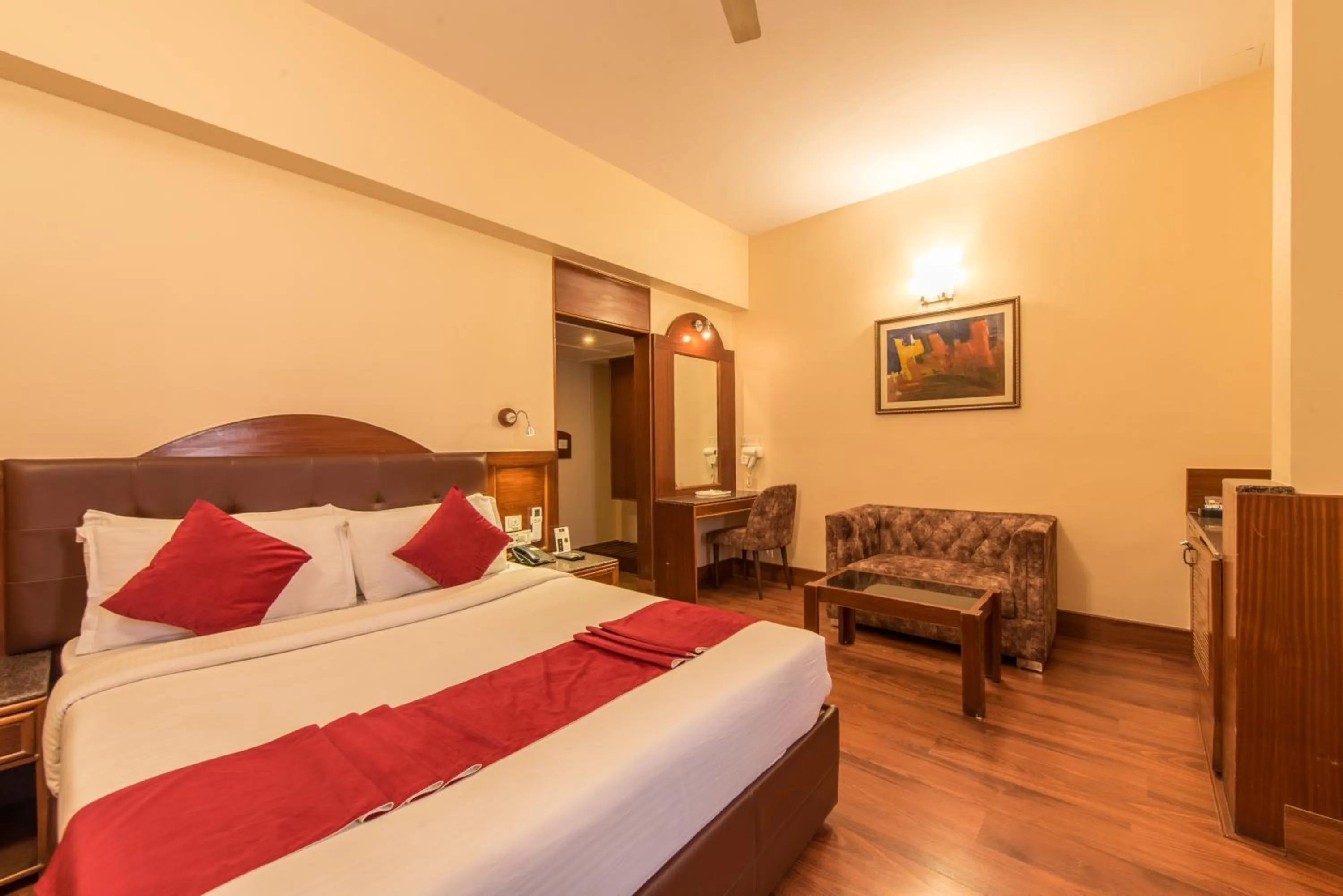 Bedroom, Bed in Bangalore Gate Hotel & Conferences