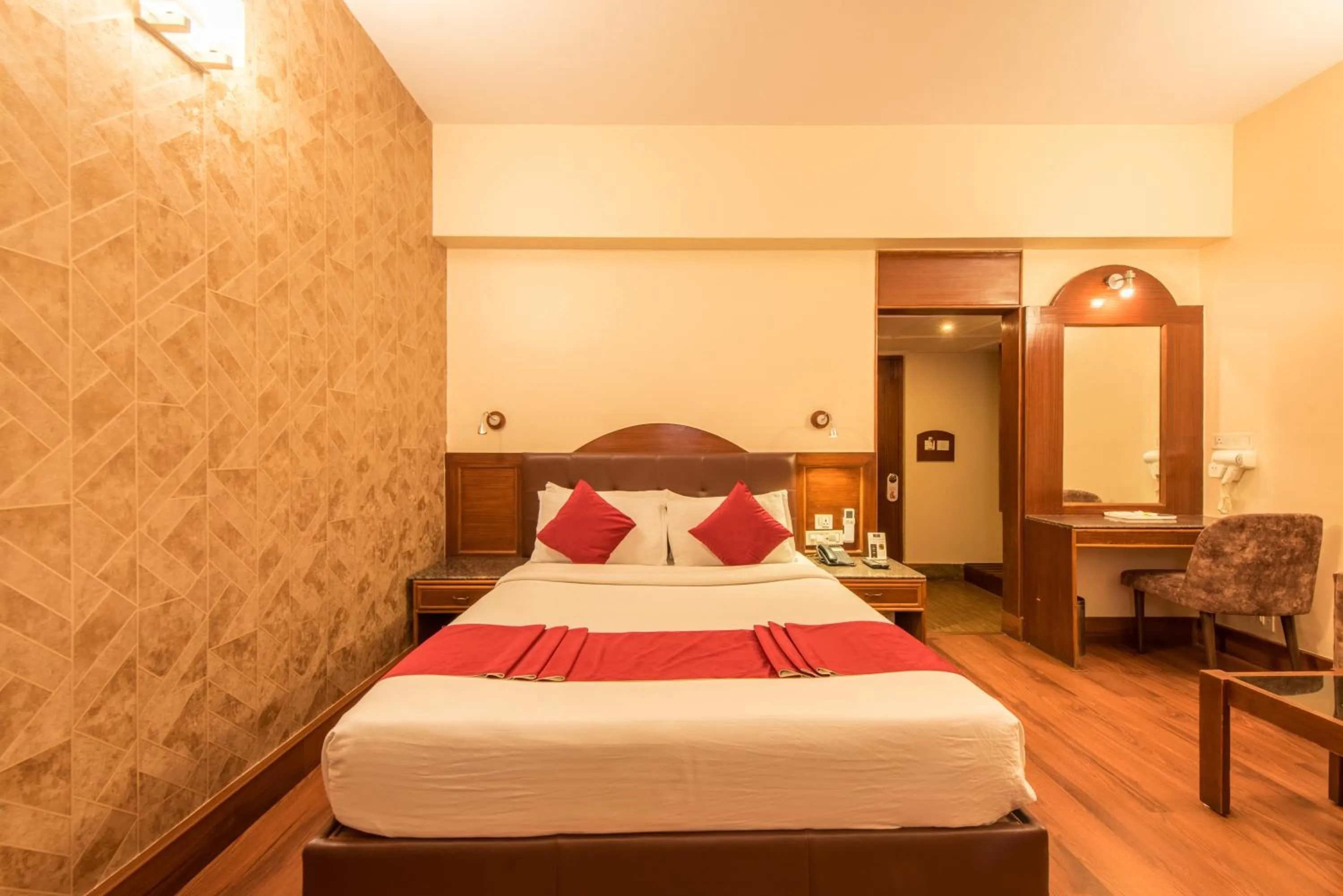 Bedroom, Bed in Bangalore Gate Hotel & Conferences