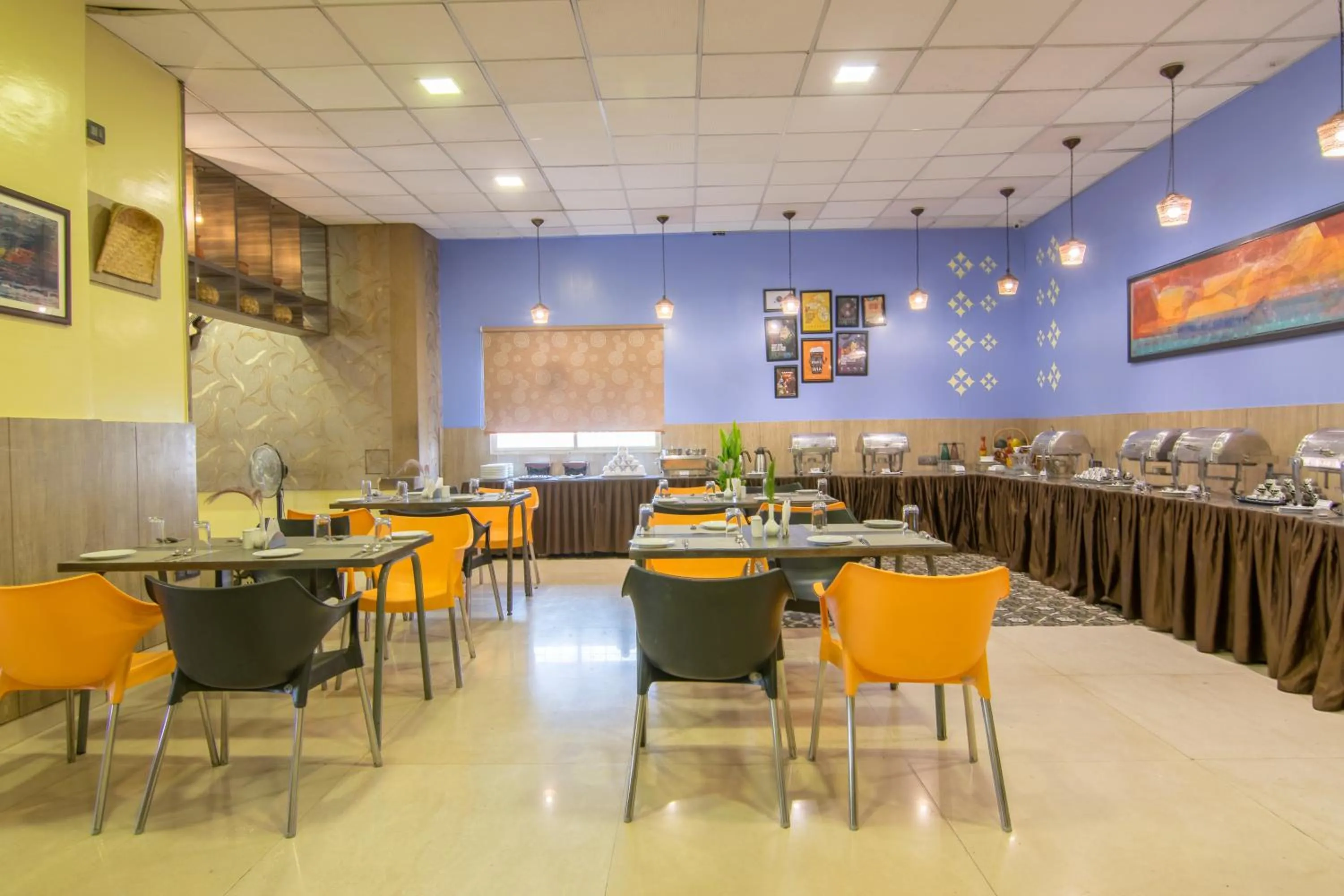 Restaurant/places to eat in Bangalore Gate Hotel & Conferences