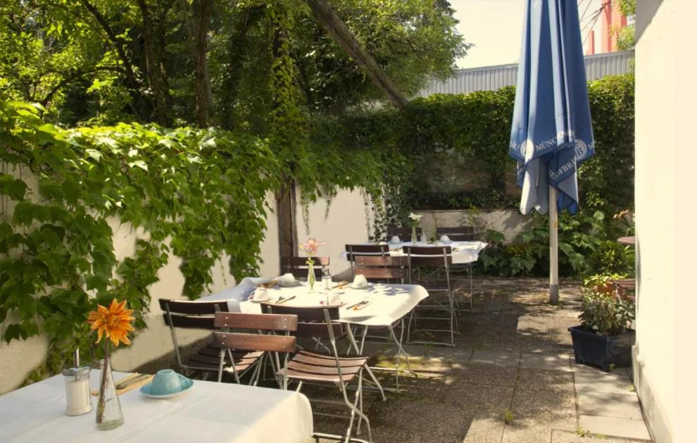Restaurant/places to eat in Ahorn Hotel