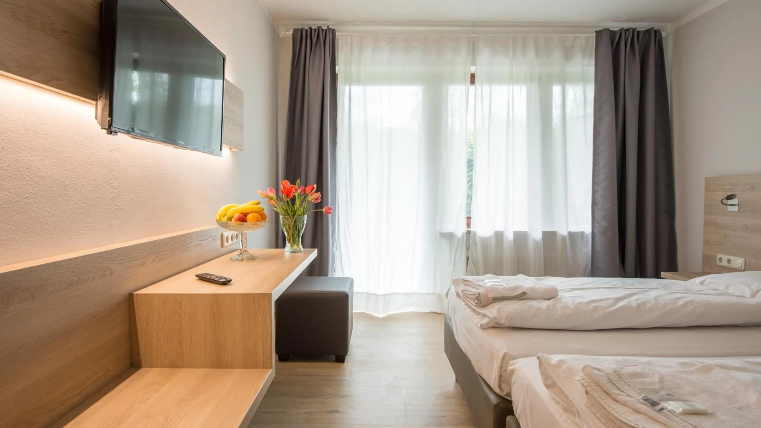 Bedroom, Bed in Ahorn Hotel