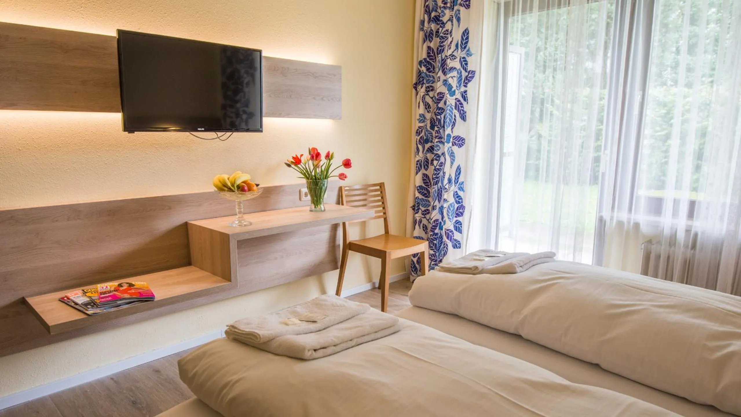 Bedroom, Bed in Ahorn Hotel