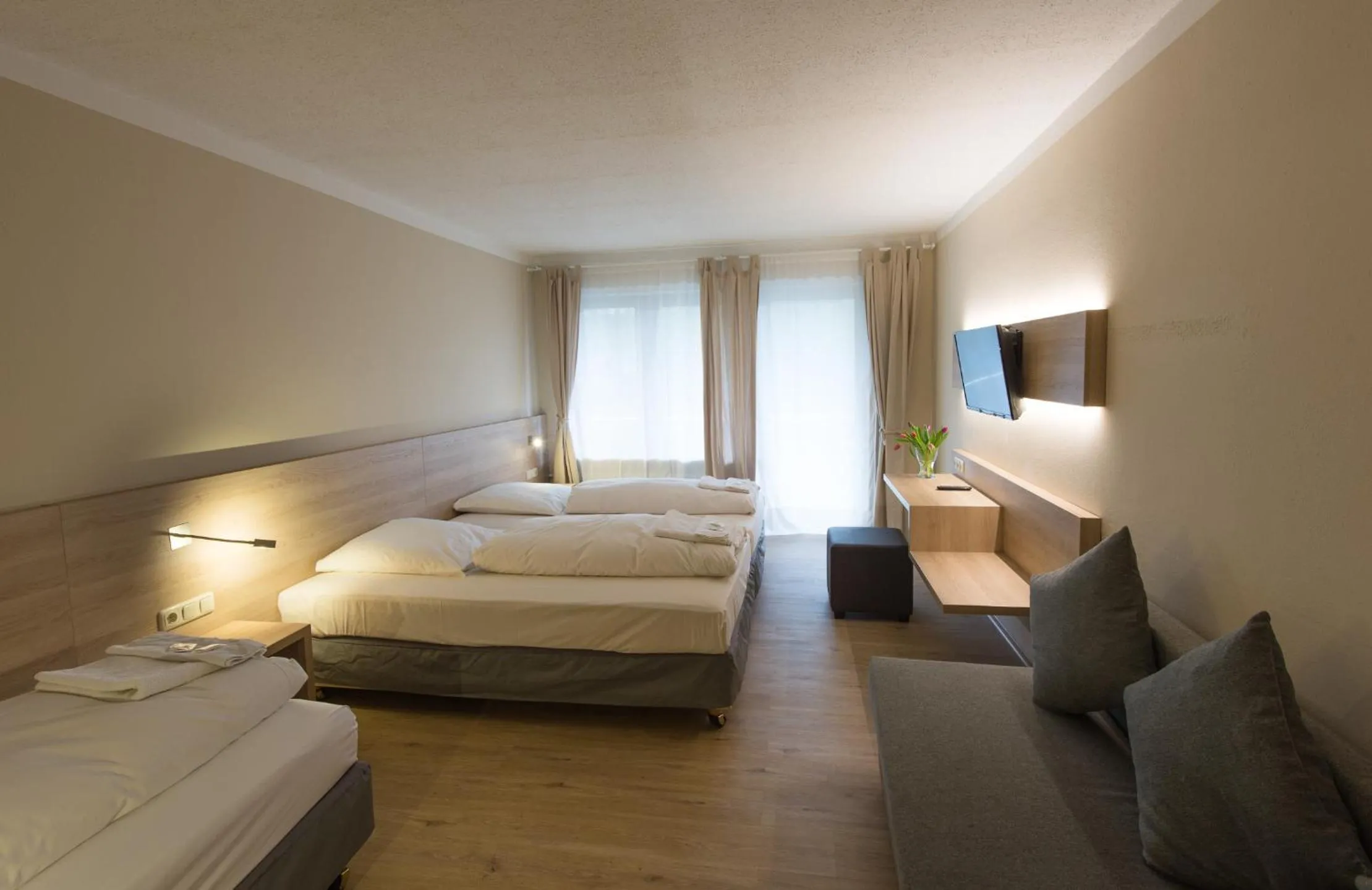 Bedroom, Bed in Ahorn Hotel